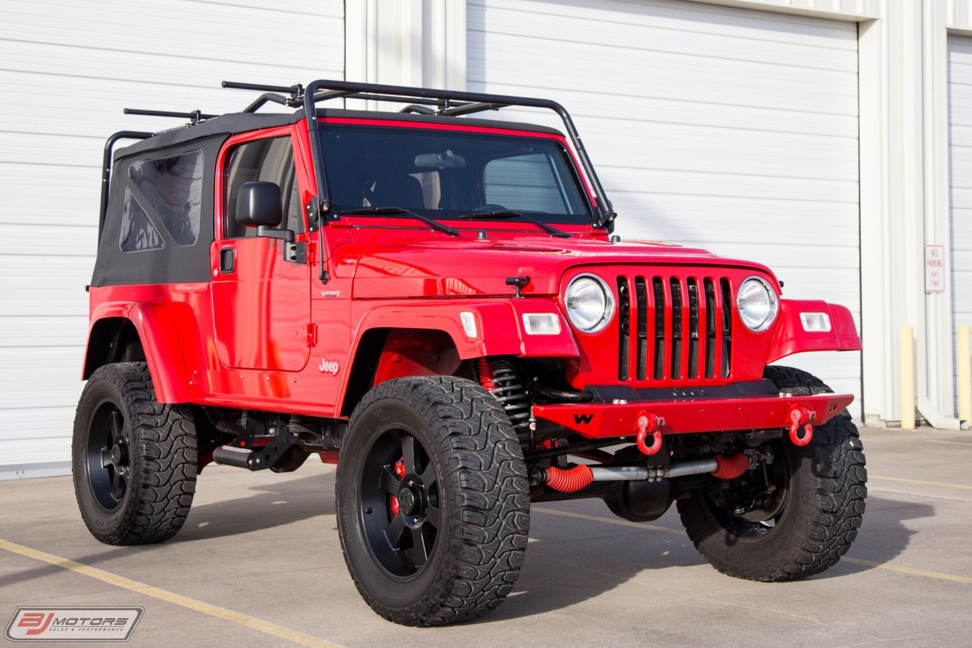 Forget The RAM SRT-10, Someone Made A Jeep Wrangler SRT-10 With A Viper’s V10