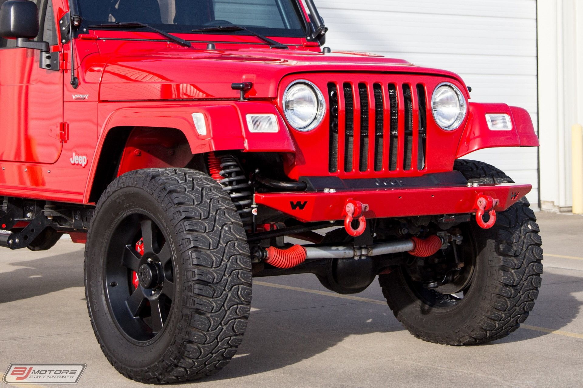 Forget The RAM SRT-10, Someone Made A Jeep Wrangler SRT-10 With A Viper’s V10