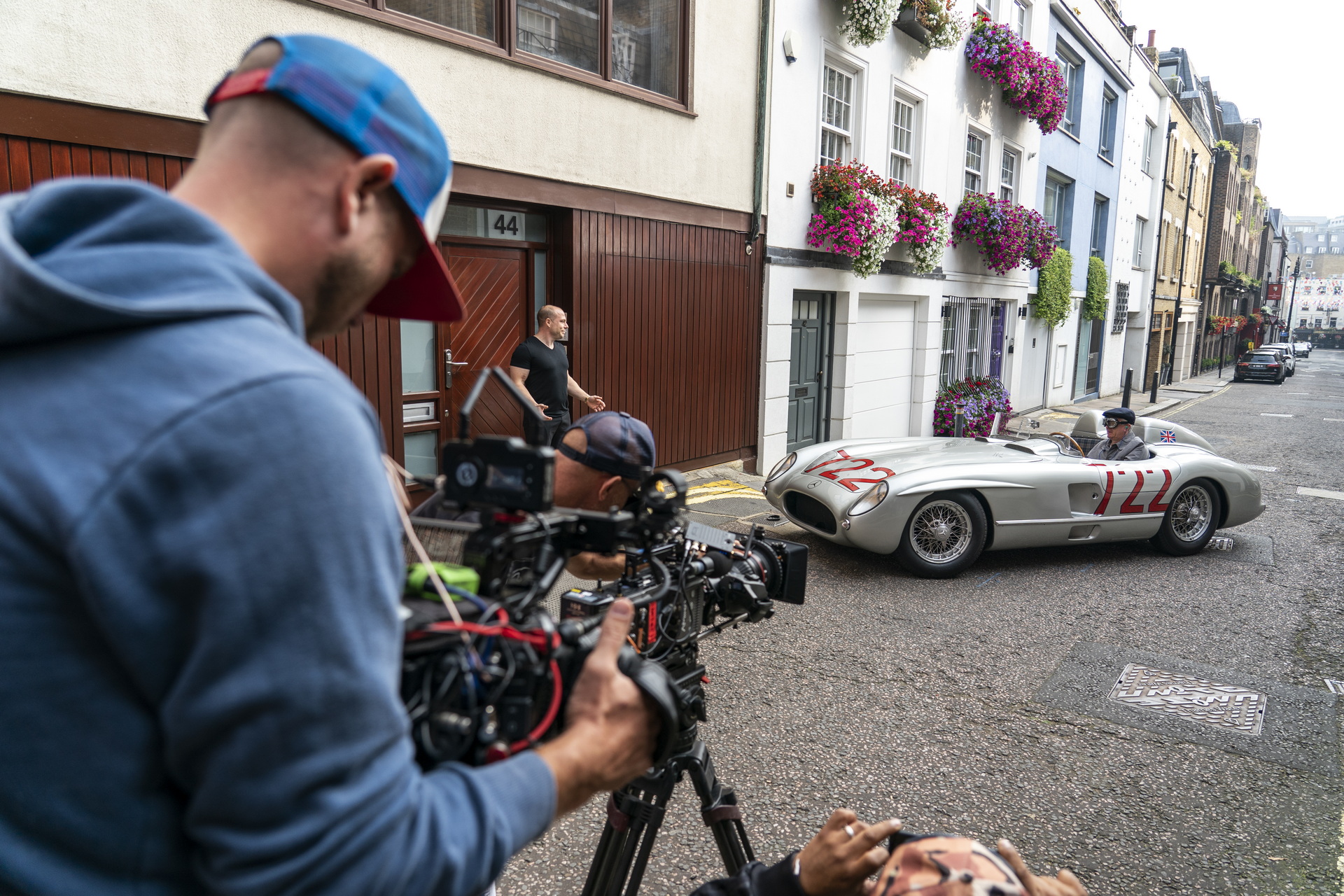 Mercedes Takes Stirling Moss’ 300 SLR For One Last Drive Before Parking It In Its Museum