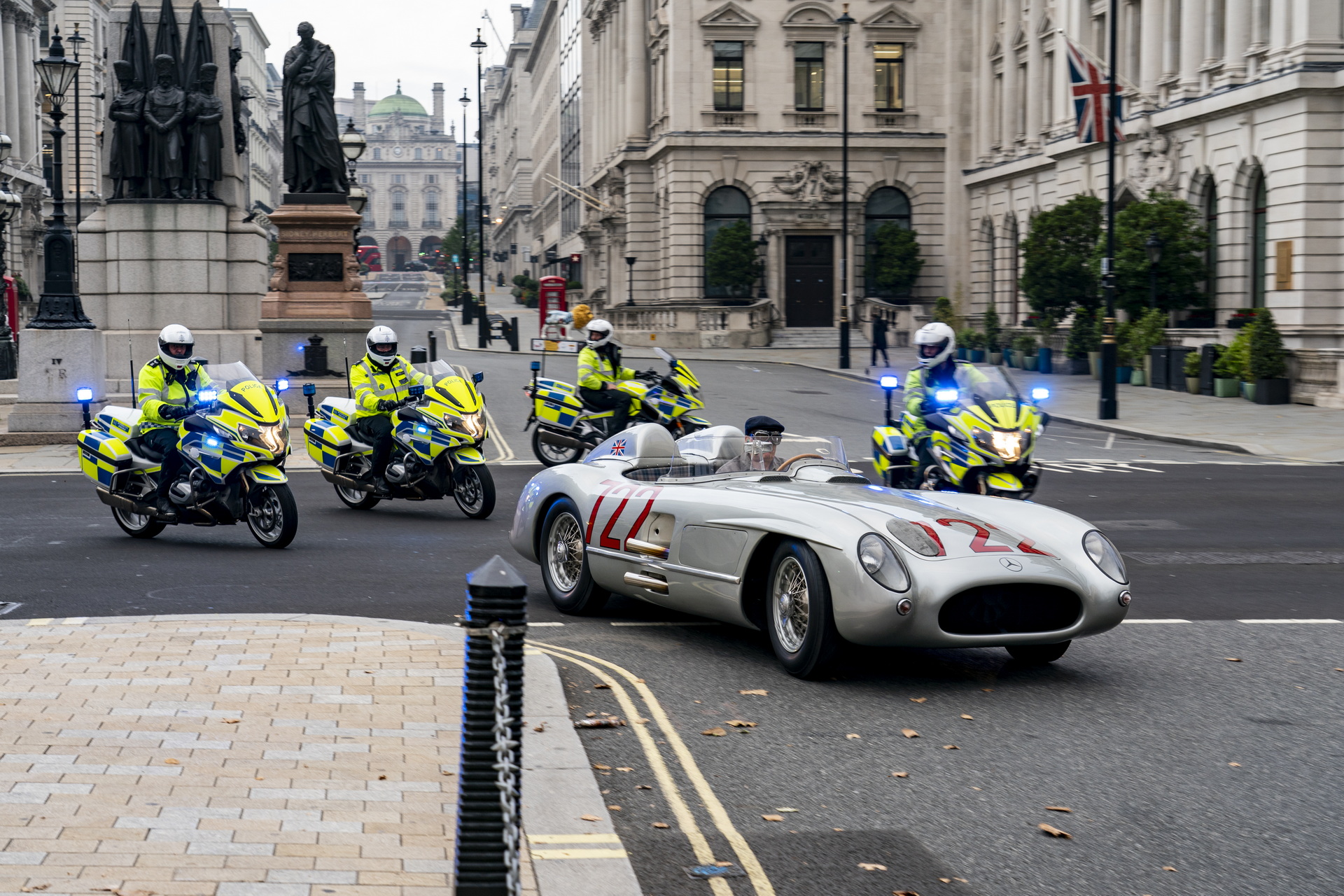 Mercedes Takes Stirling Moss’ 300 SLR For One Last Drive Before Parking It In Its Museum