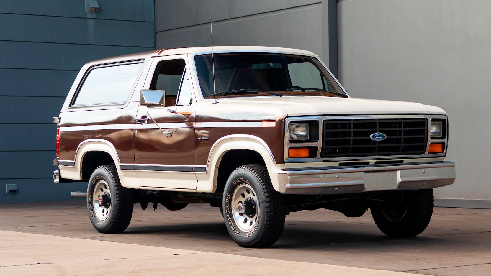 This 3,500 Mile 1982 Ford Bronco Could Sell For Twice As Much As The New Model
