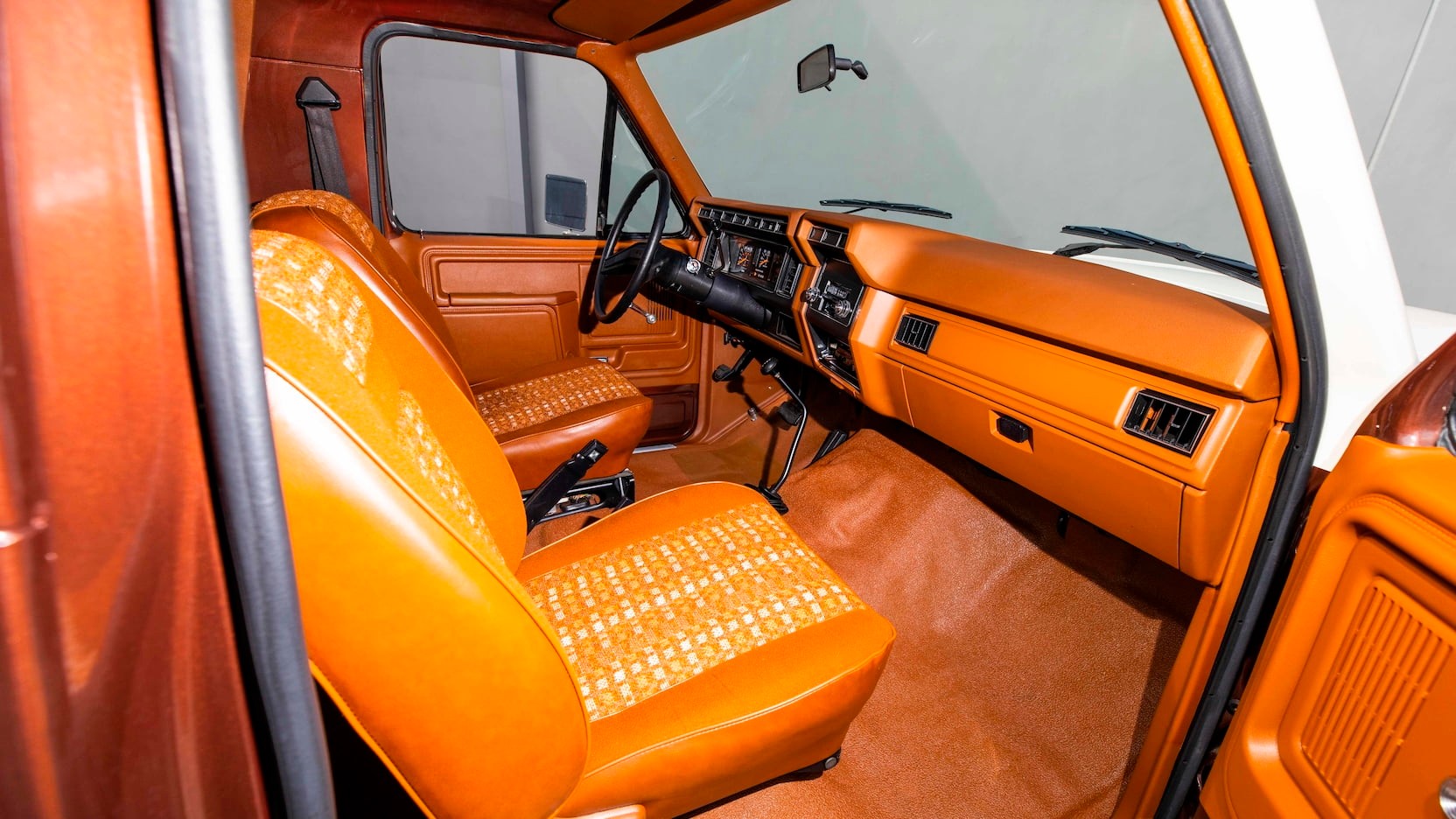 This 3,500 Mile 1982 Ford Bronco Could Sell For Twice As Much As The New Model