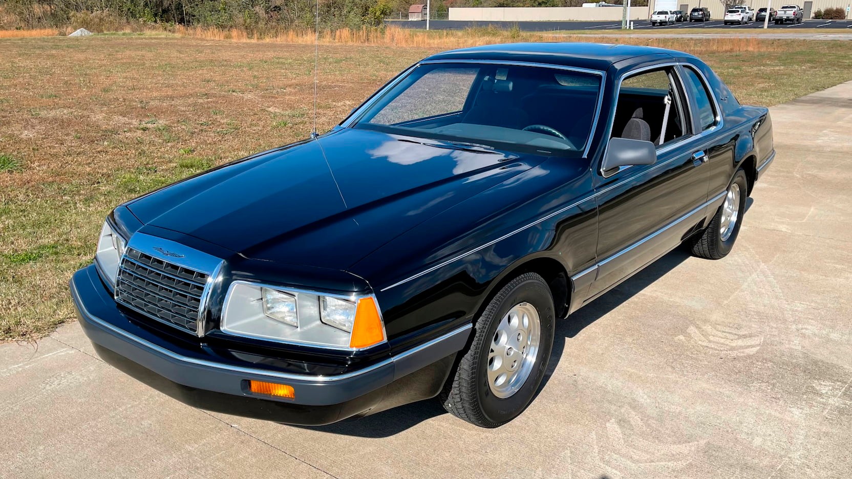 Travel Back To 1985 With This 6,200 Mile Ford Thunderbird