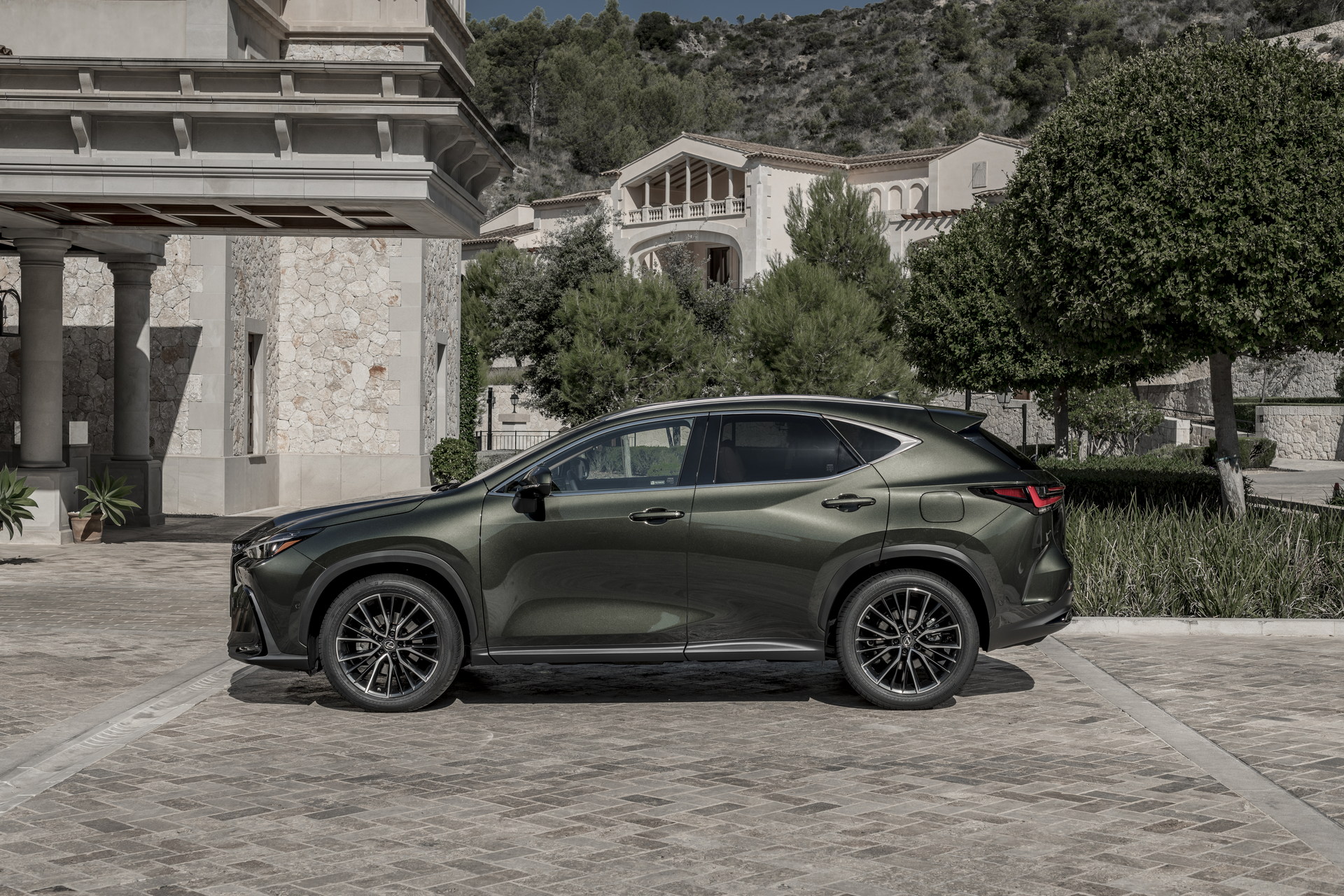 Europe’s 2022 Lexus NX Detailed In Massive Photo Gallery, UK Pricing Revealed