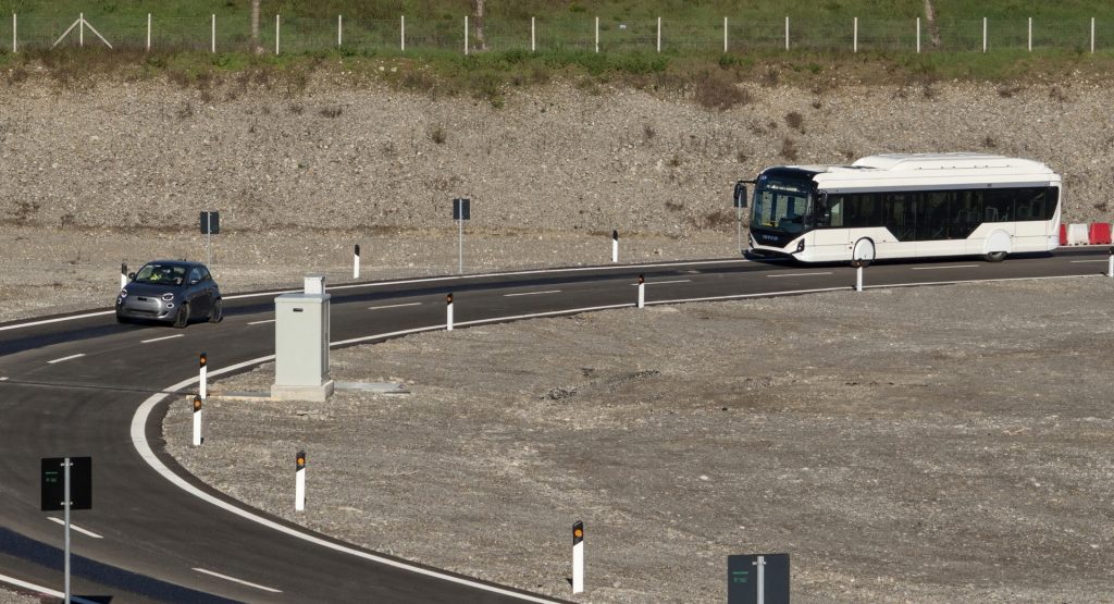  Stellantis Opens 0.6-Mile Test Highway That Recharges EV Wirelessly On The Move