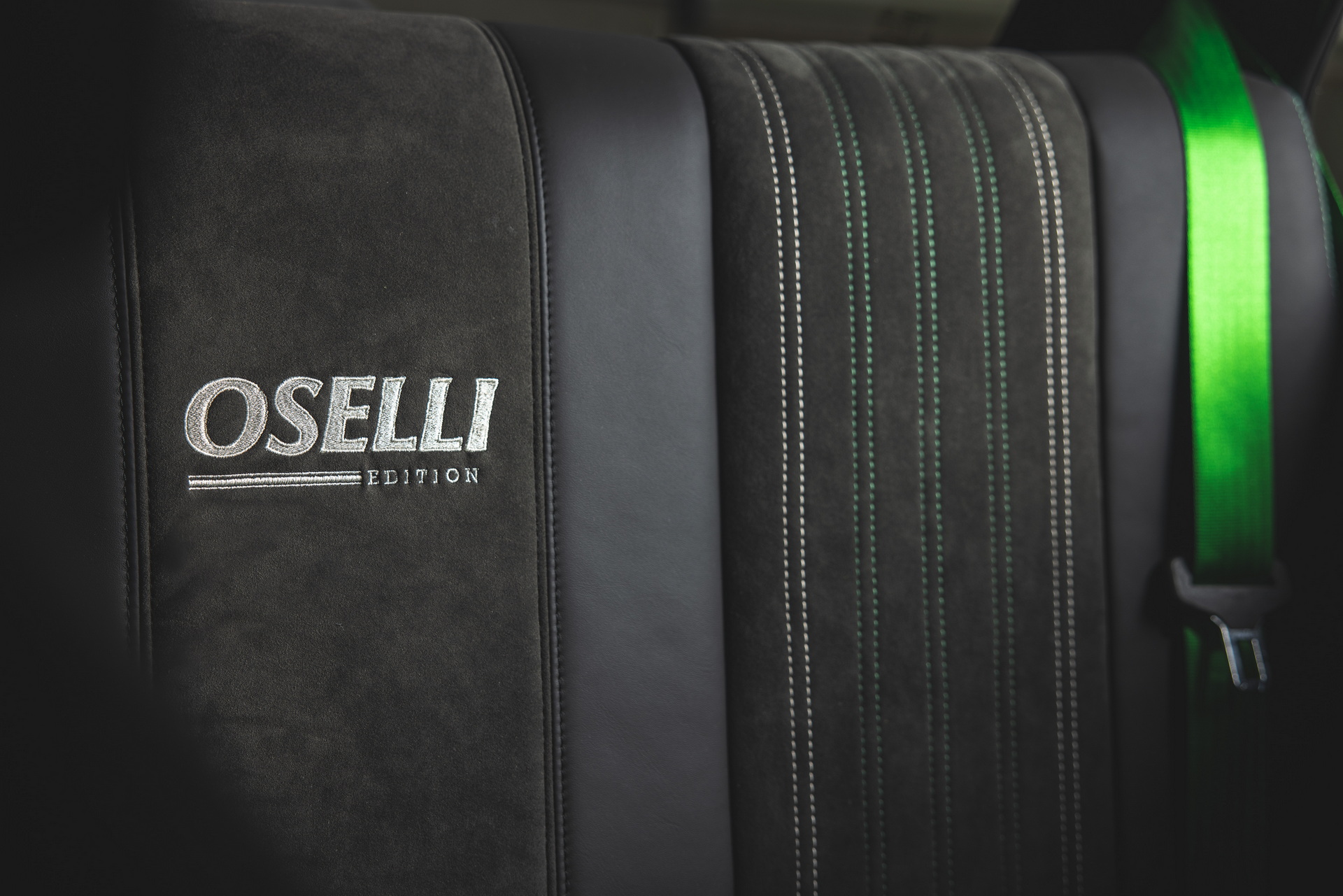 David Brown Automotive Delivers Its Very First Mini Remastered Oselli Edition