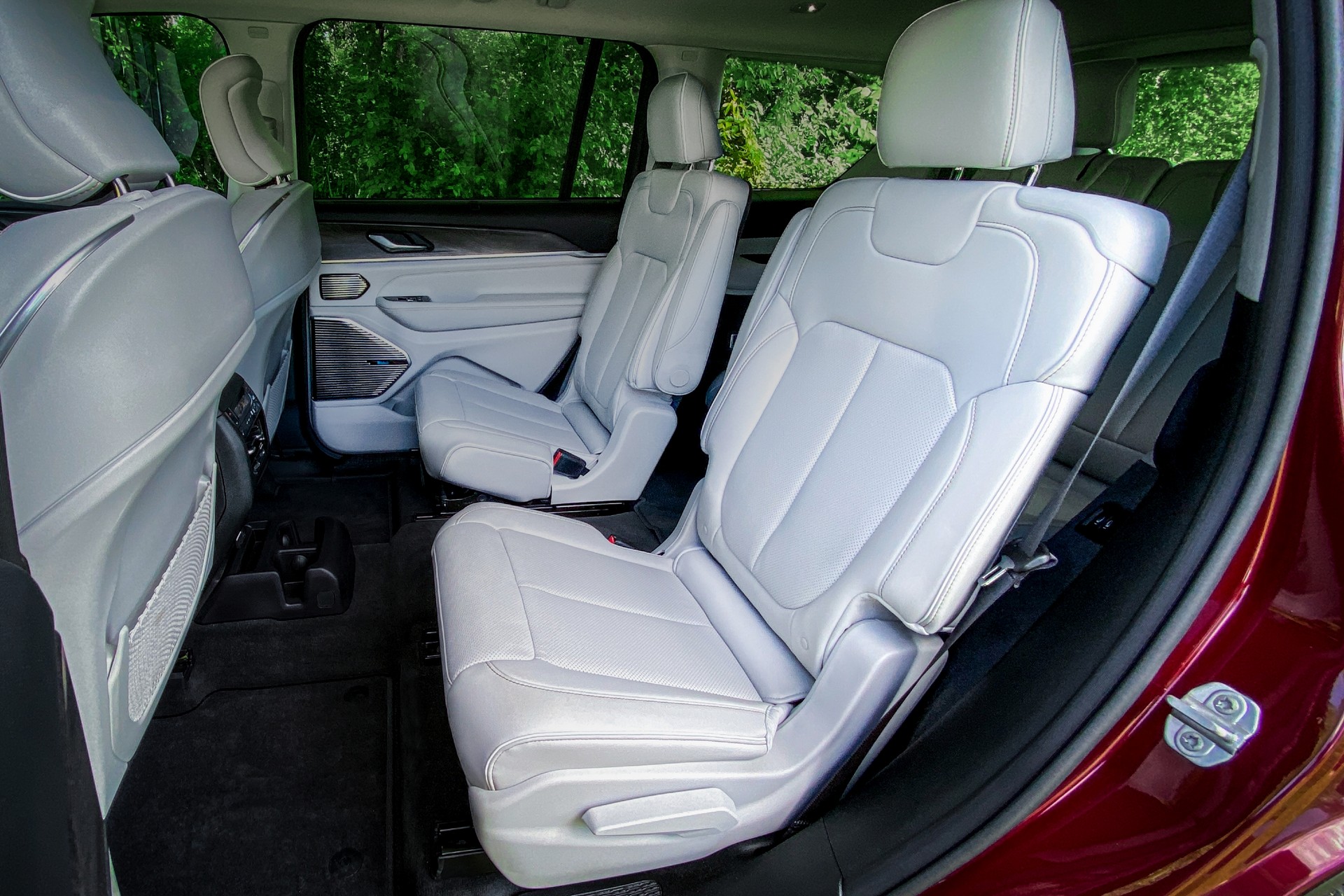 2022 Jeep Grand Cherokee L Gains Front Passenger Display And Amazon Fire TV