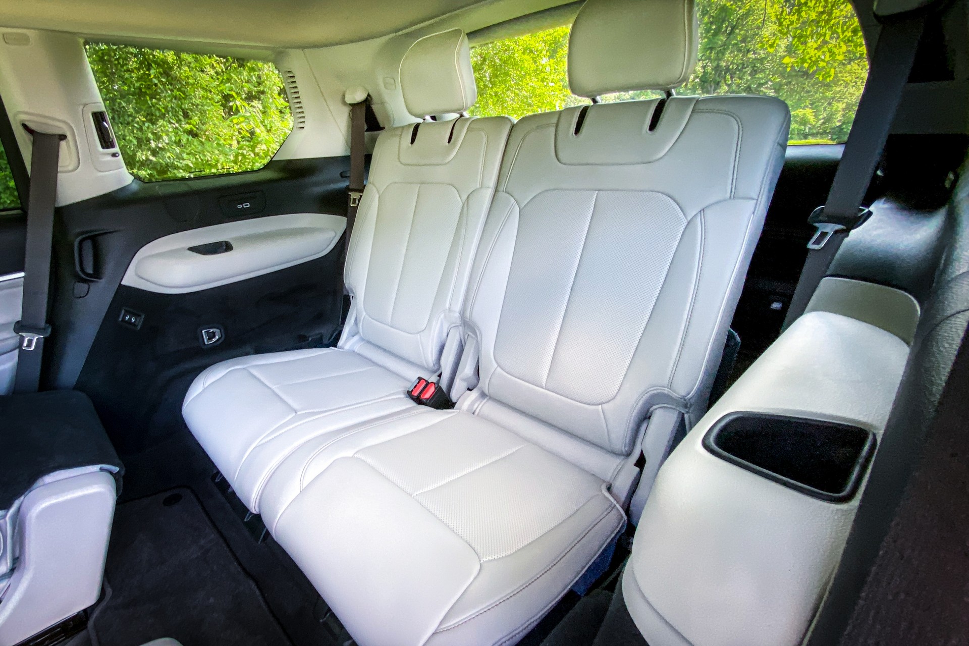 2022 Jeep Grand Cherokee L Gains Front Passenger Display And Amazon Fire TV