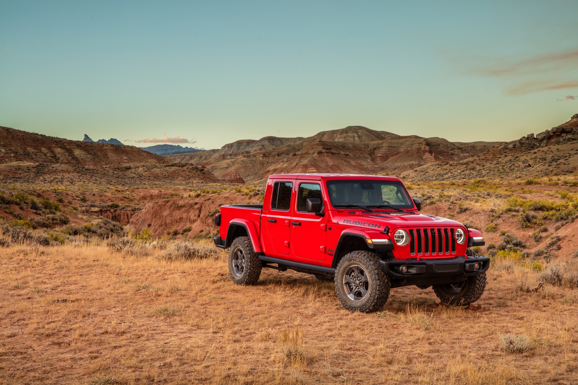 2022 Jeep Wrangler And Gladiator Gain Additional Equipment, Available 100:1 Crawl Ratio