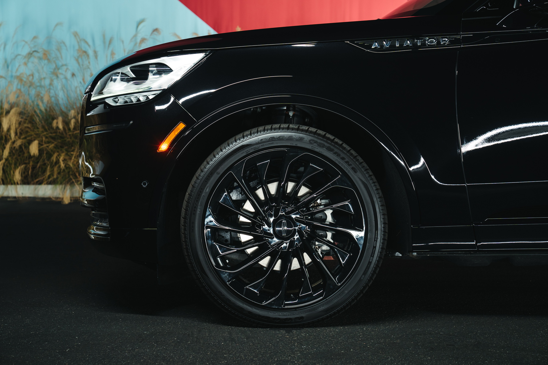 Lincoln Aviator Gets New Jet Appearance Package To Make Brightwork Black