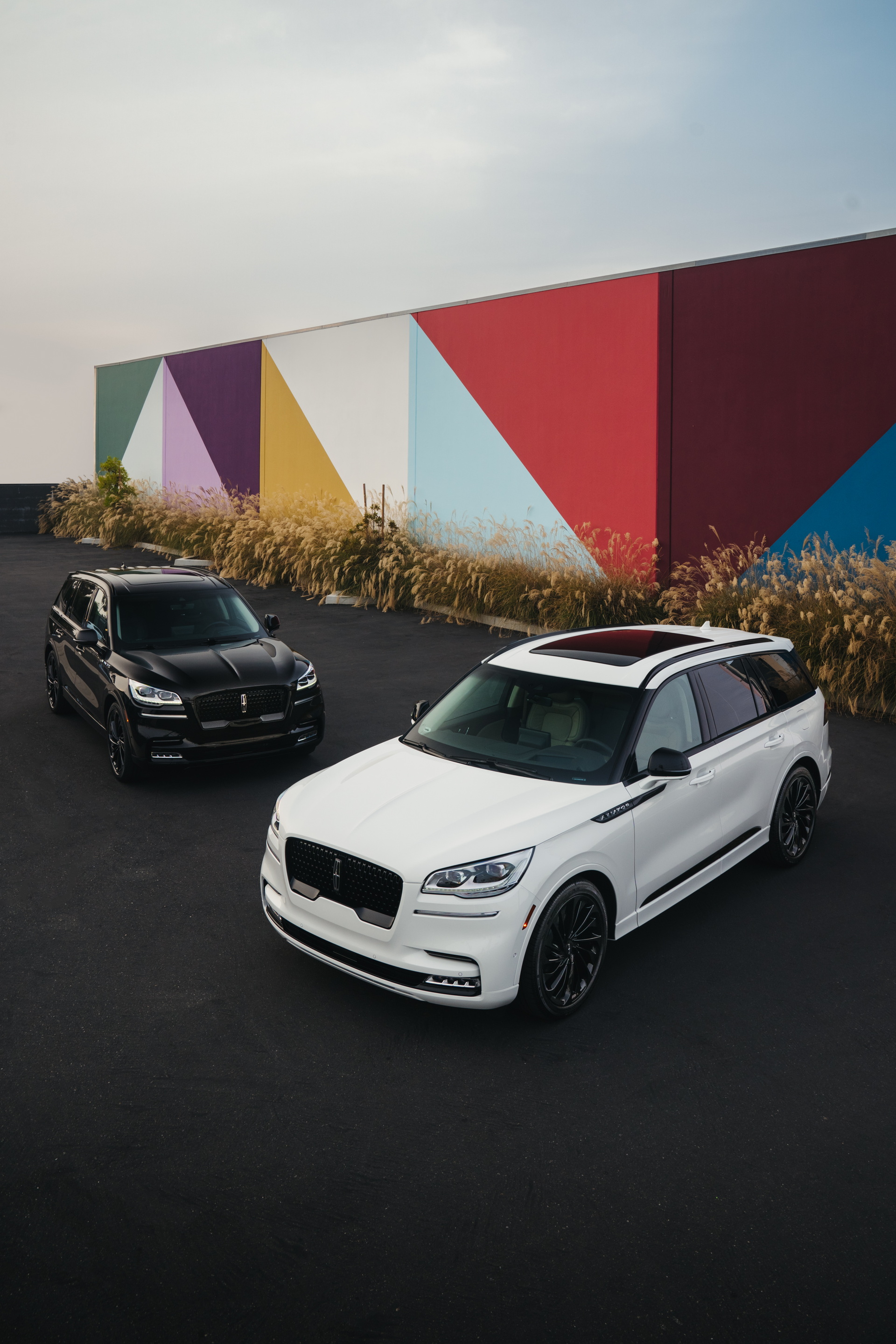 Lincoln Aviator Gets New Jet Appearance Package To Make Brightwork Black