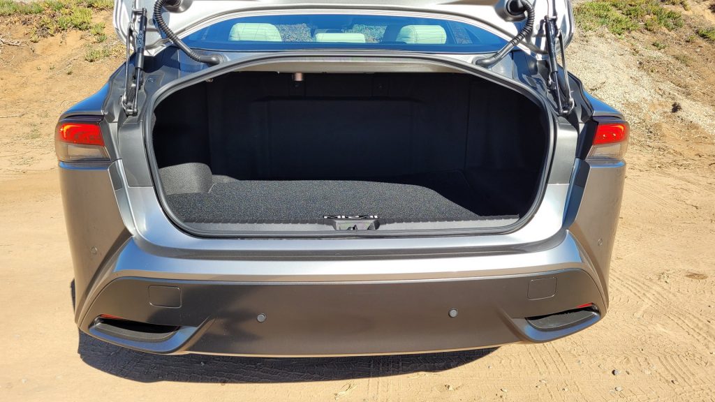 Quick Spin: The Toyota Mirai Is A Comfortable And Stylish Fuel Cell ...