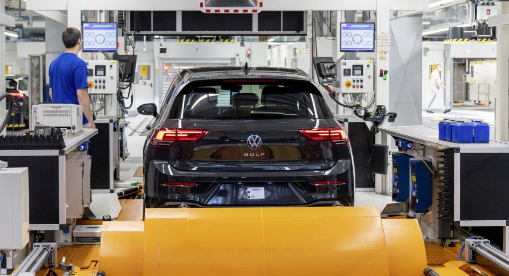 Volkswagen Unconvinced Chip Crisis Will Ease, Anticipates Production To Fall Again In 2022