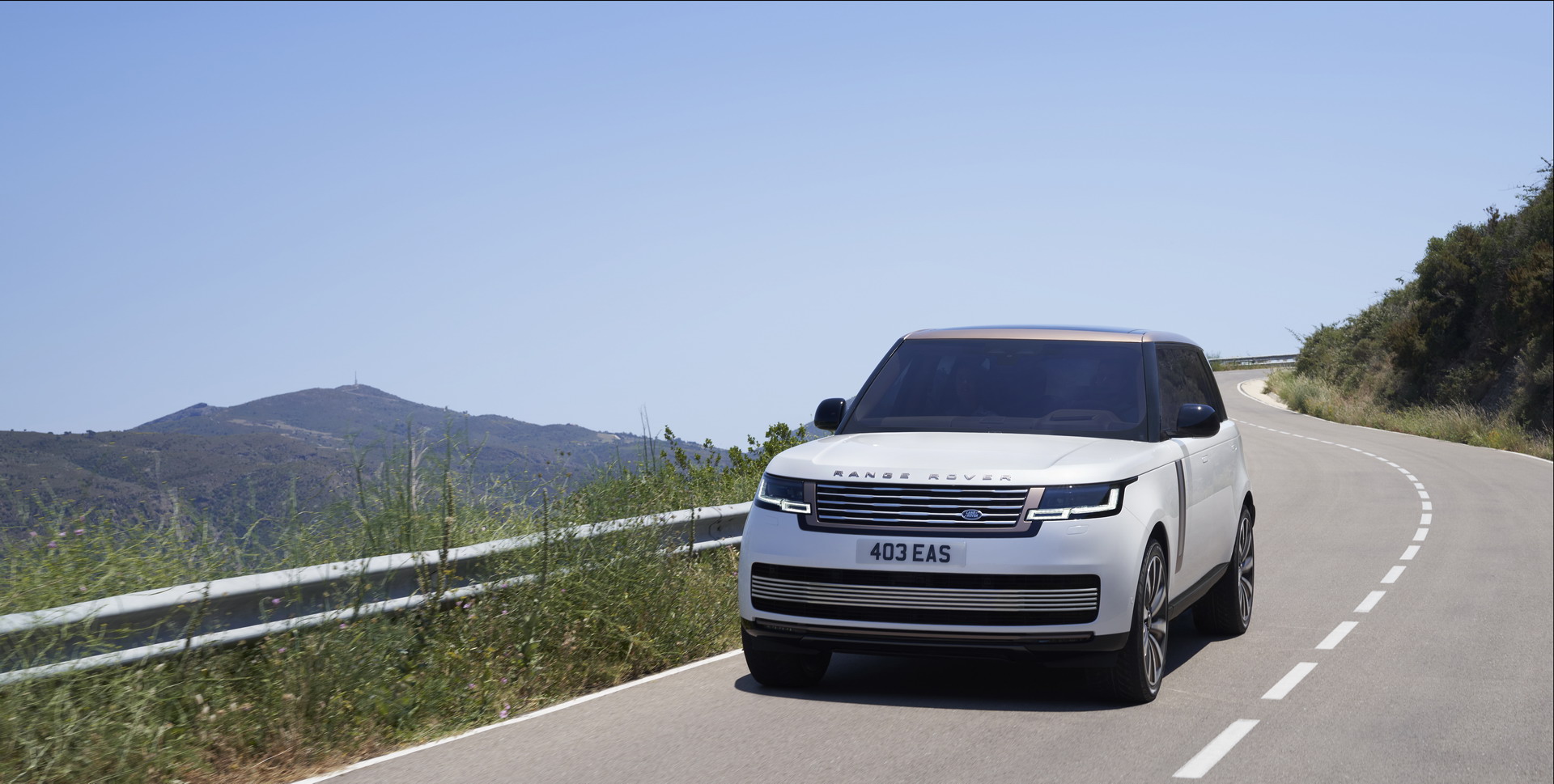 The Luxurious New Range Rover SV Will Offer 1.6 Million Combinations Including Ceramic Accents And Fancy Wood Trim