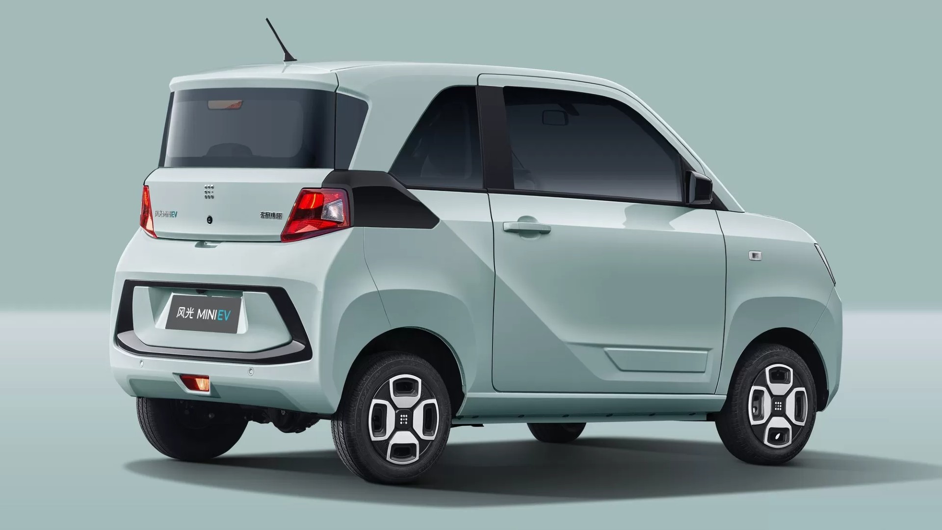 Dongfeng’s FengGuang Mini EV Is The Alter Ego Of Wuling’s HongGuang Mini EV