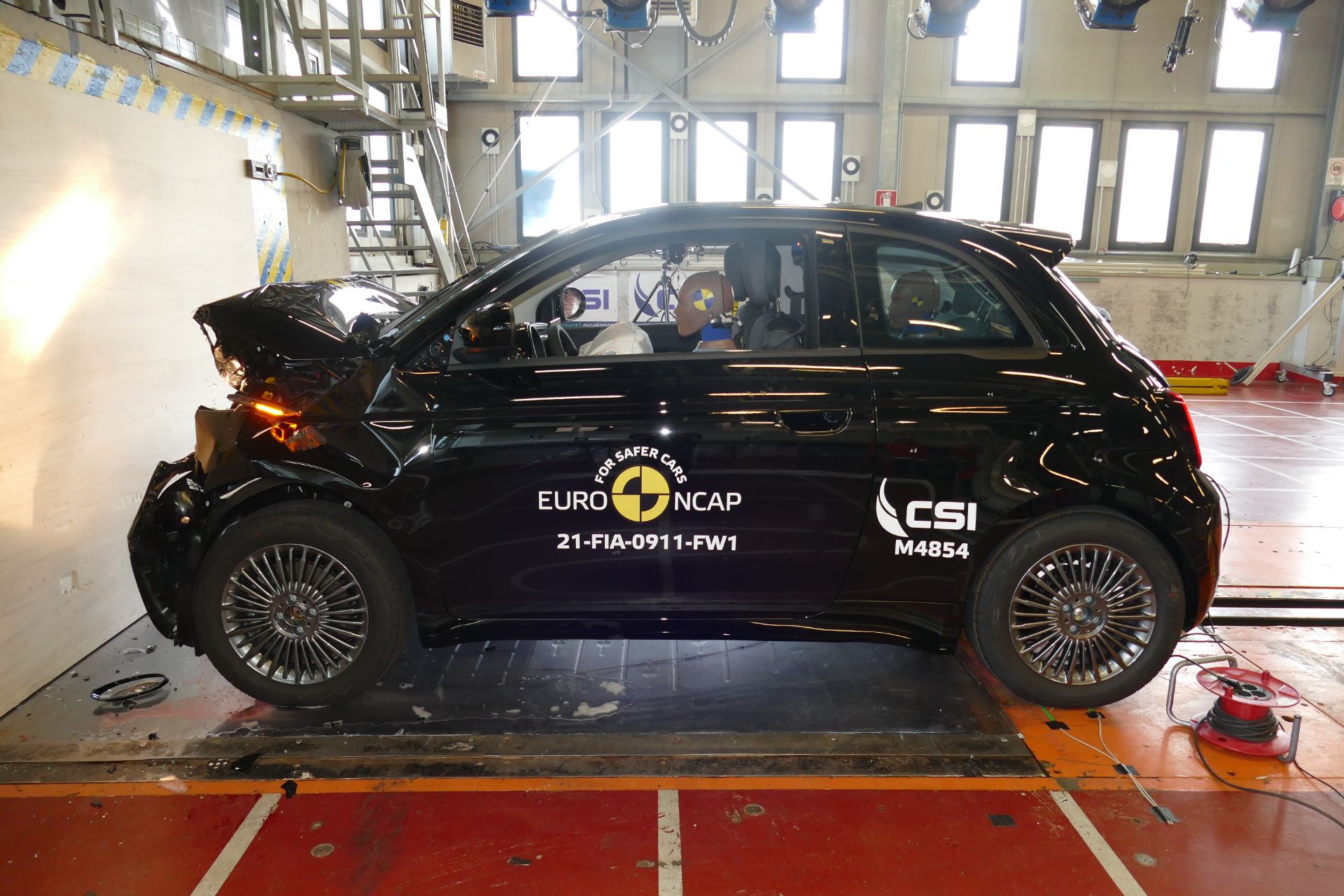 Euro NCAP Says “Renault Laguna’s Legacy Ruined” After Zoe Gets Zero Stars