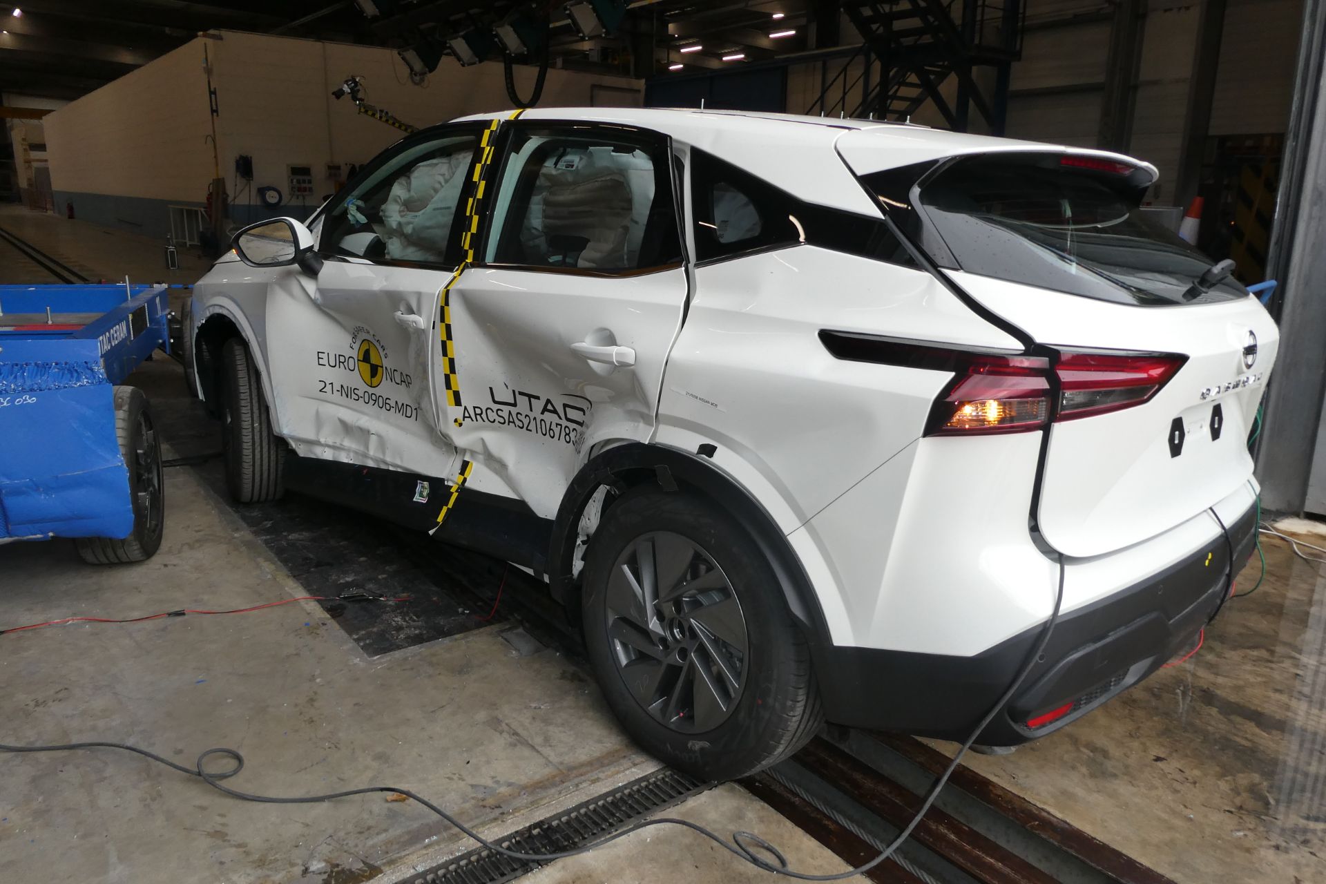 Euro NCAP Says “Renault Laguna’s Legacy Ruined” After Zoe Gets Zero Stars