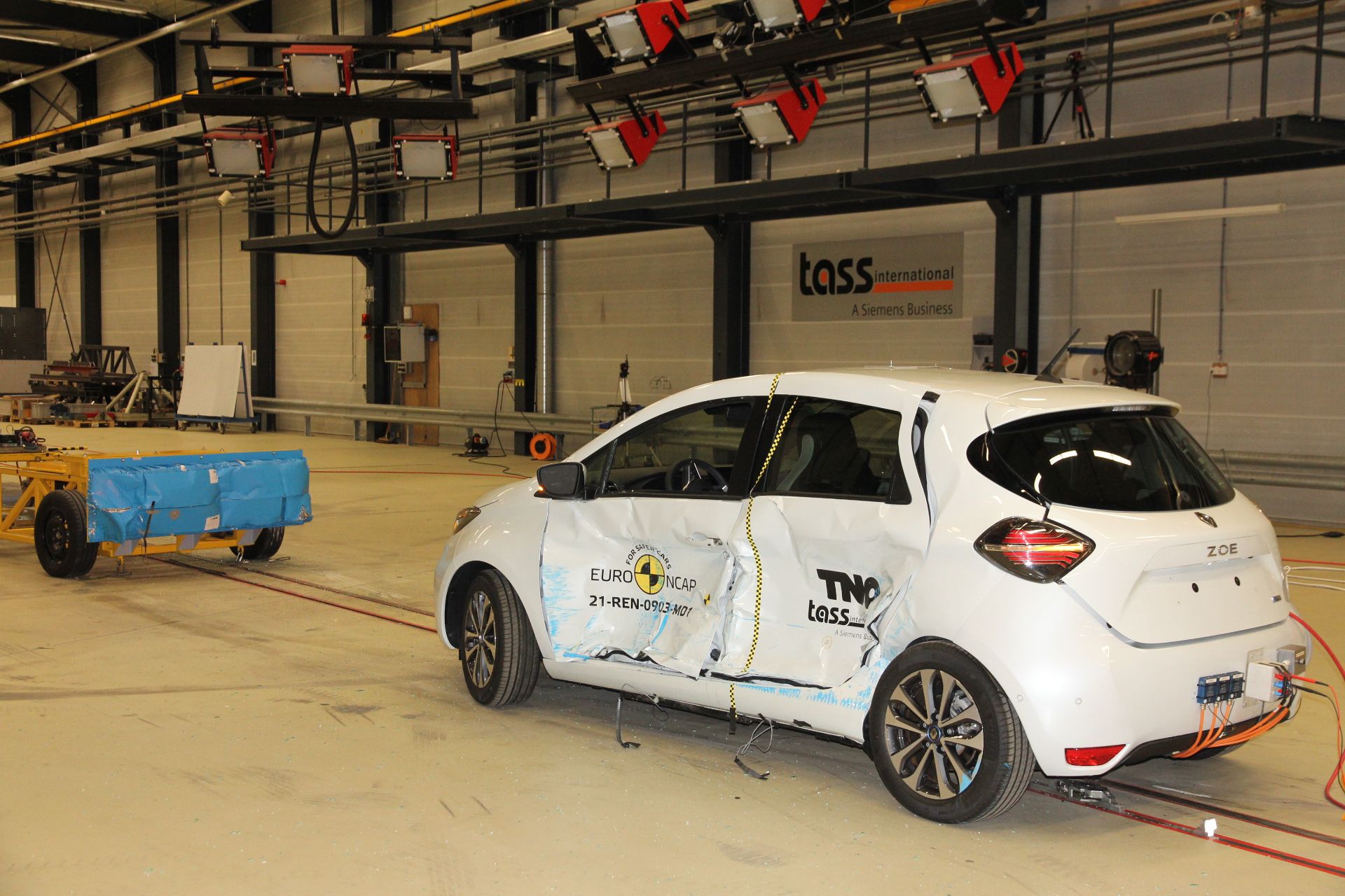 Euro NCAP Says “Renault Laguna’s Legacy Ruined” After Zoe Gets Zero Stars