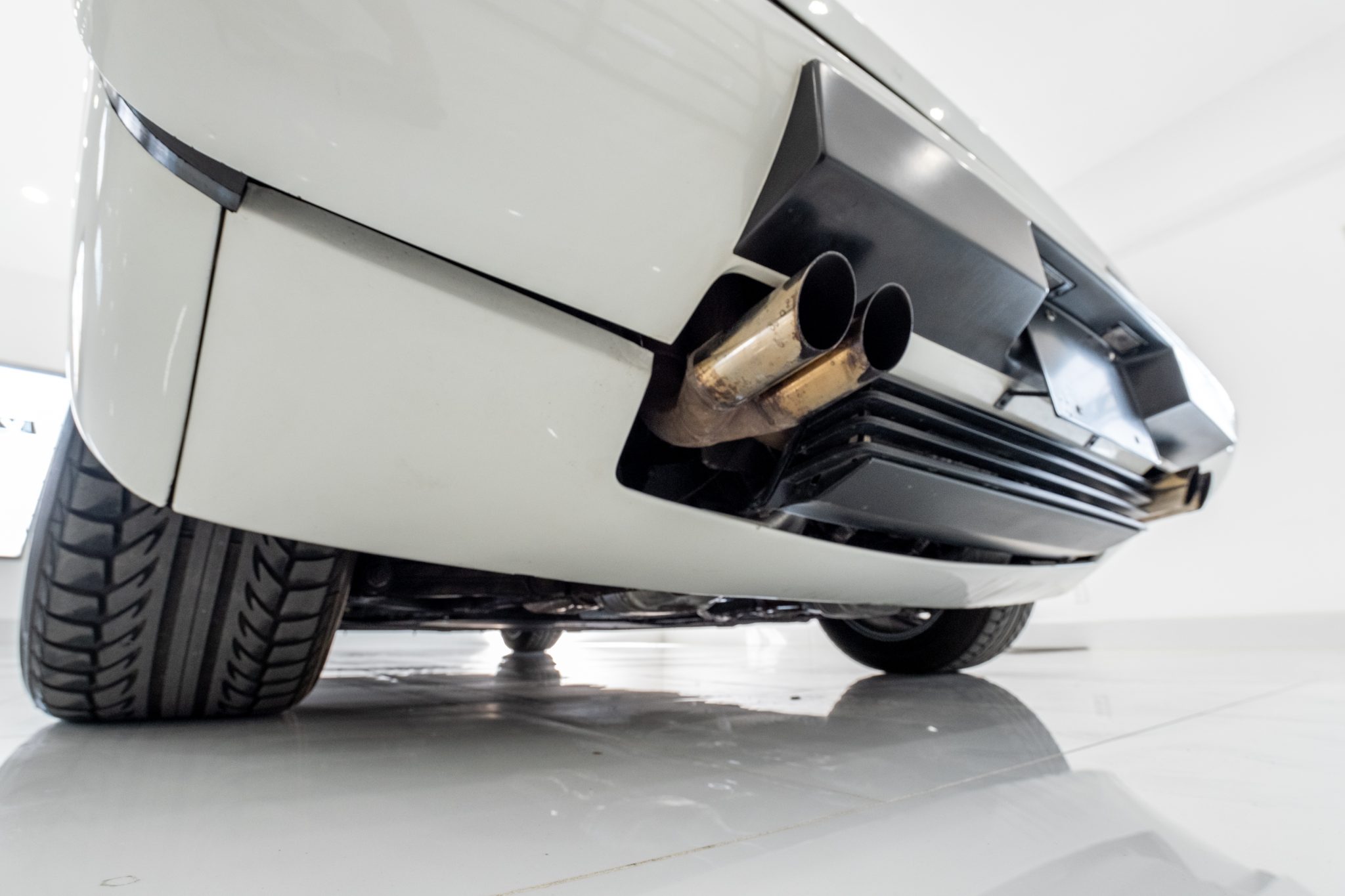 Live The Miami Vice Lifestyle With A White 1991 Ferrari Testarossa