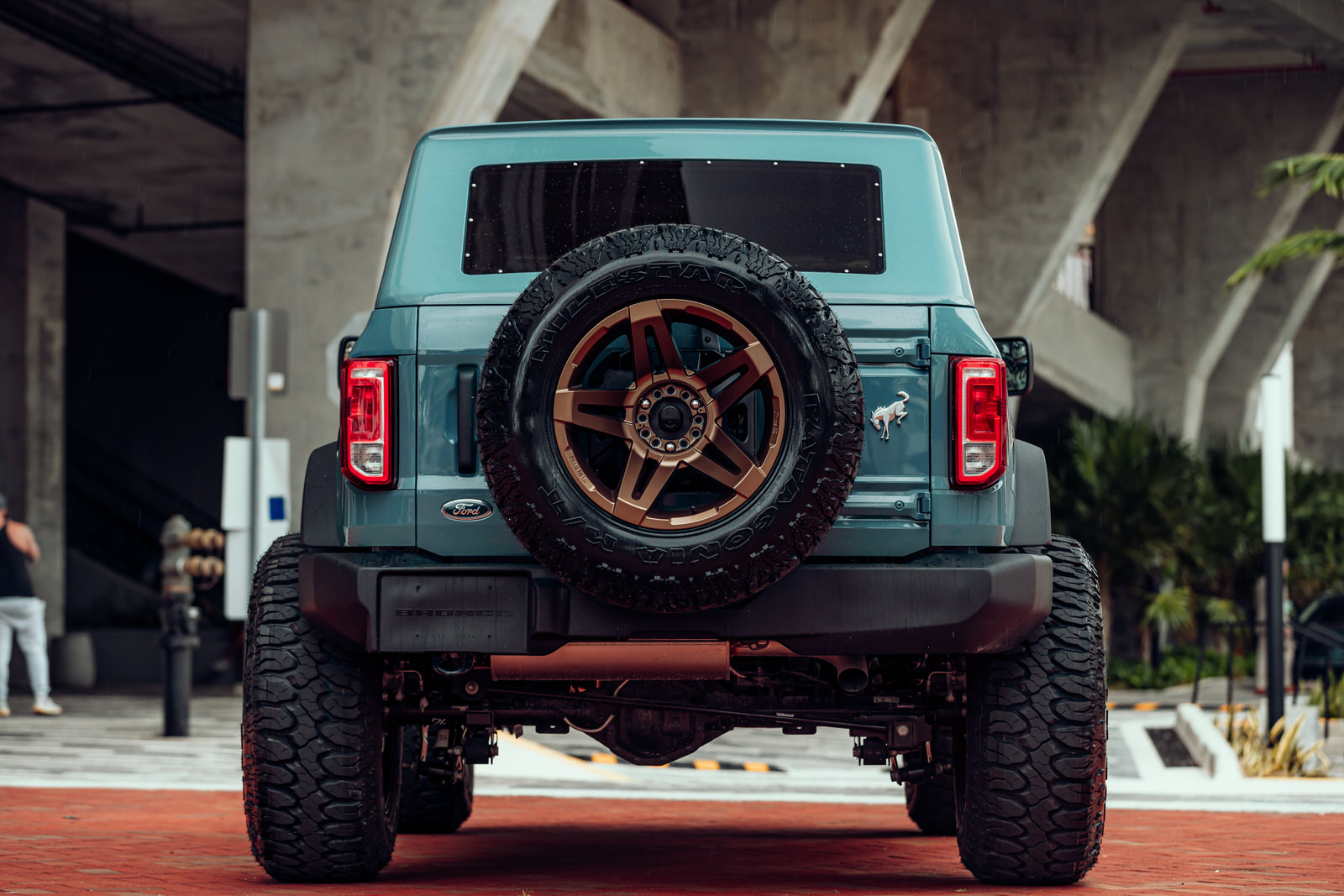 When A Jeep Shop Gets Its Hands On A Ford, The Result Is 700 HP Coyote-Powered Ford Bronco