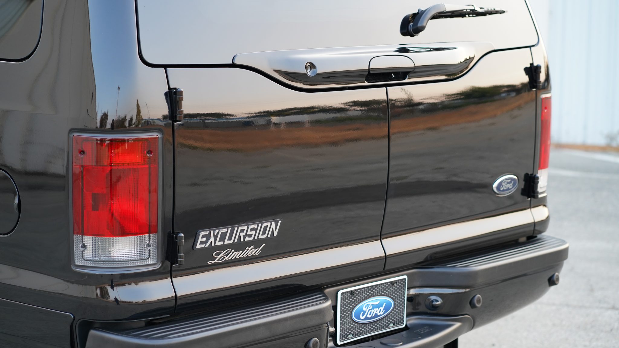 Someone Believes A 16k-Mile 2003 Ford Excursion Is Worth $100,000 – So They Bought It