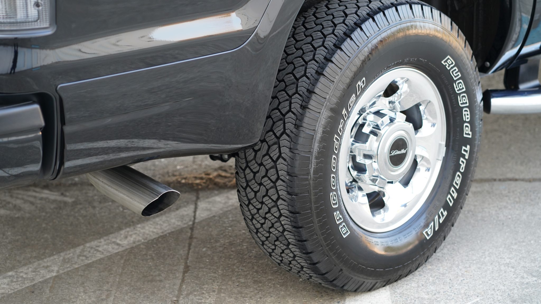 Someone Believes A 16k-Mile 2003 Ford Excursion Is Worth $100,000 – So They Bought It