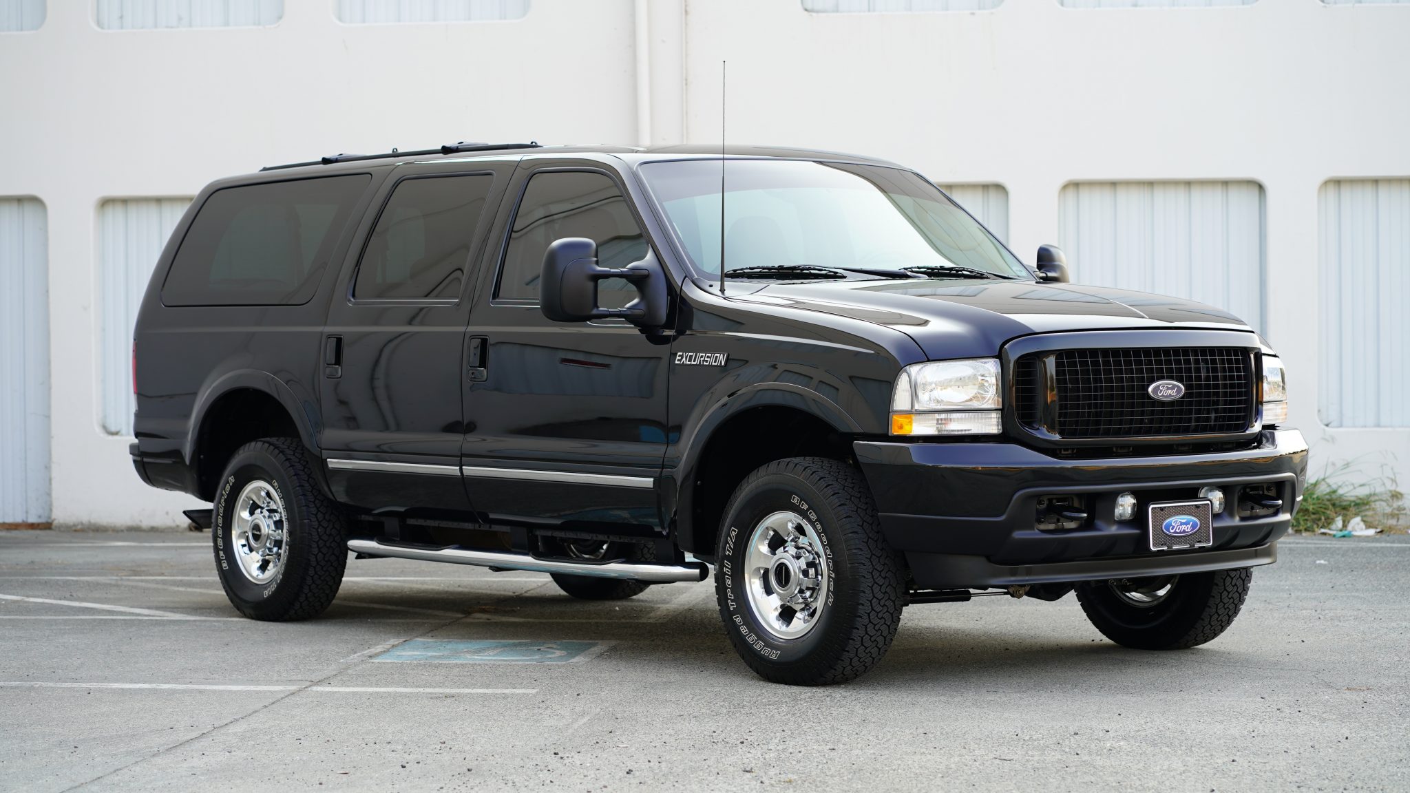 Someone Believes A 16k-Mile 2003 Ford Excursion Is Worth $100,000 – So They Bought It