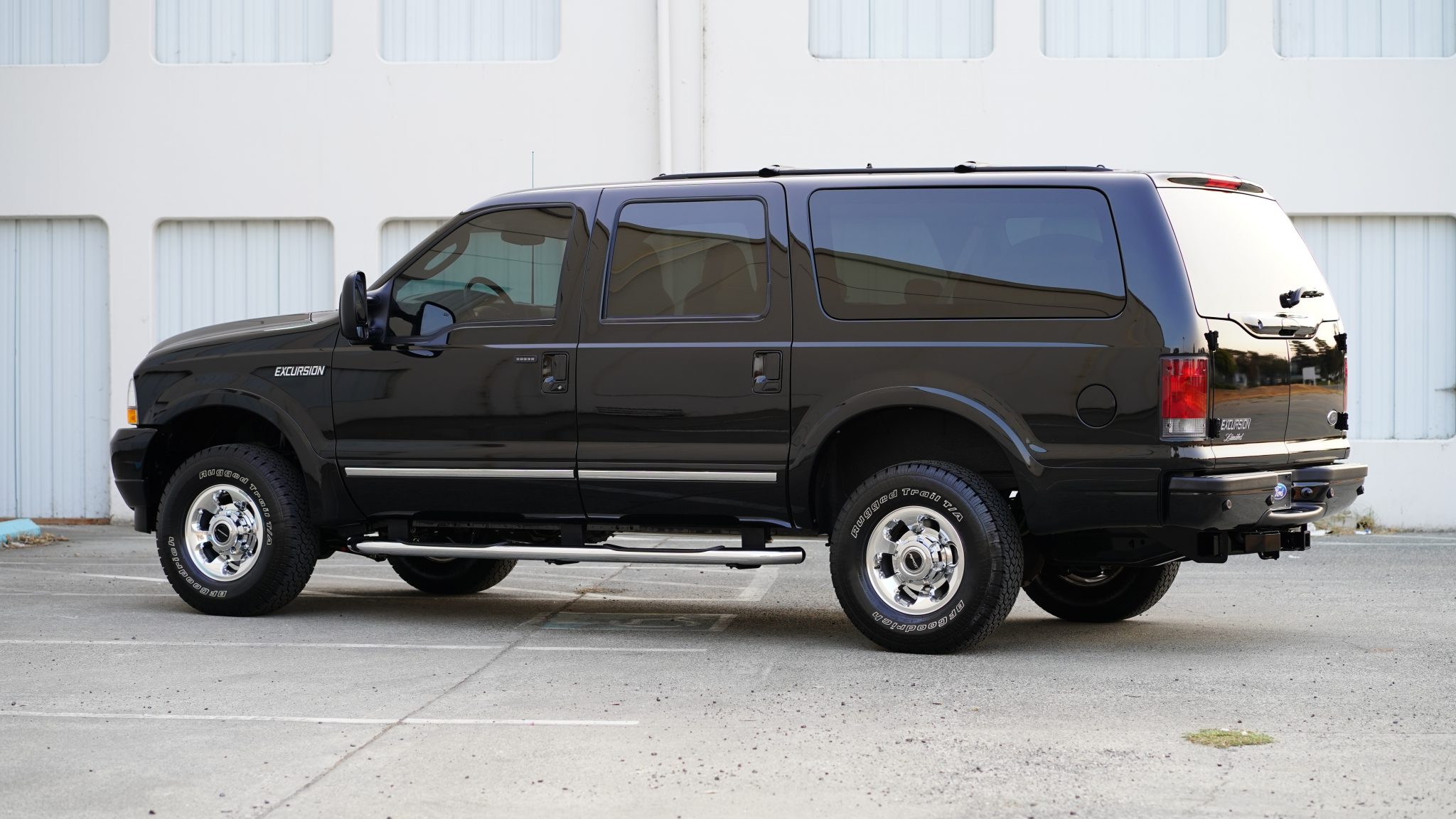 Someone Believes A 16k-Mile 2003 Ford Excursion Is Worth $100,000 – So They Bought It