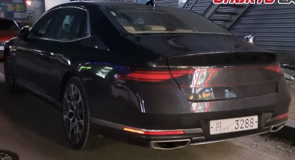  2022 Genesis G90 Spotted On The Road, Check Out The Interior For The First Time
