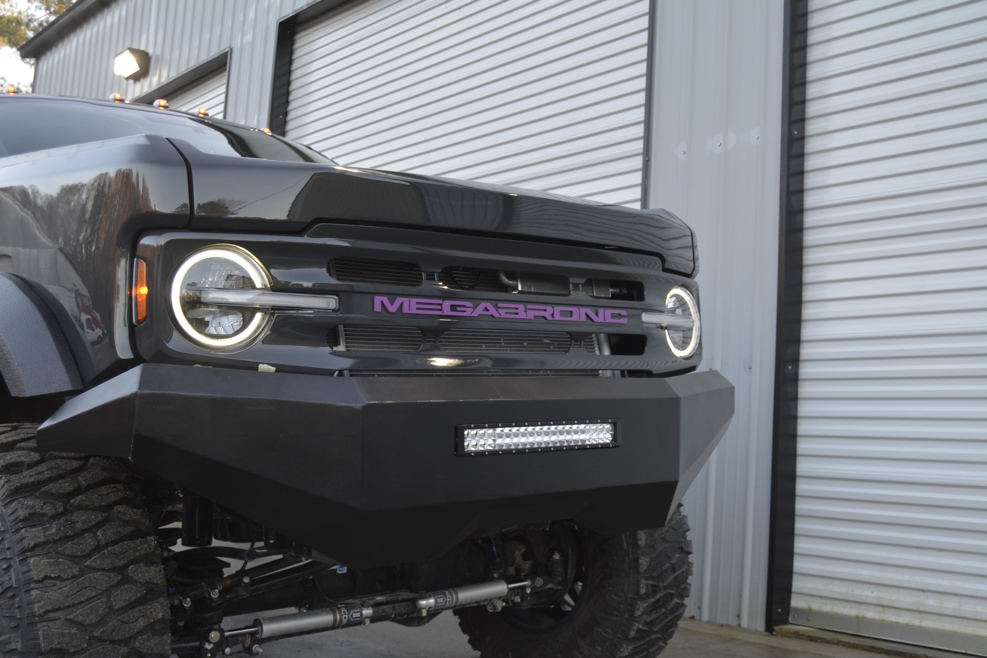 MegaRexx’s MegaBronc Is A 7-Seat Ford F-250 Cosplaying As A Bronco