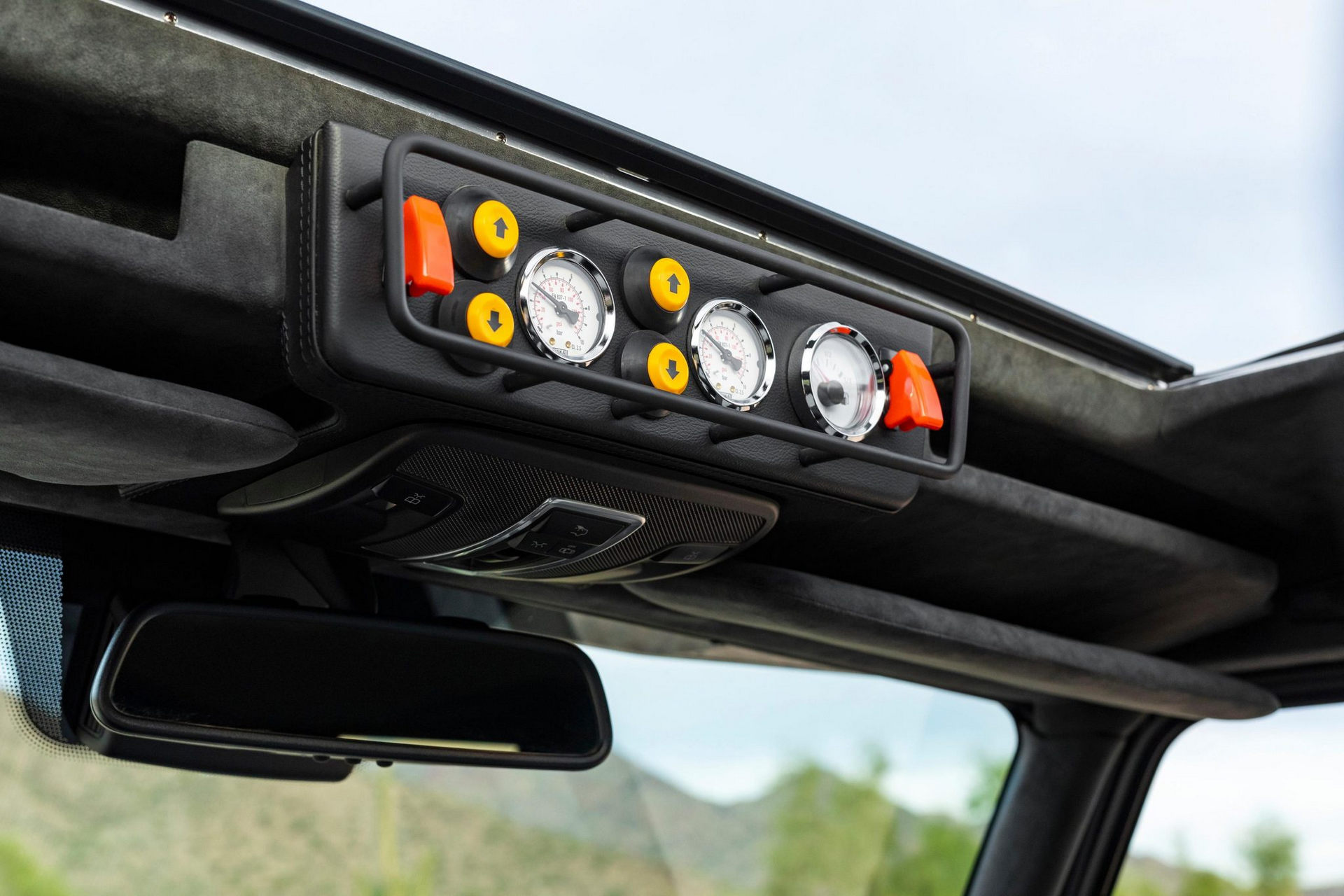 Someone Is Willing To Pay Over $1 Million For This Mercedes G63 6×6 Tuned By Brabus