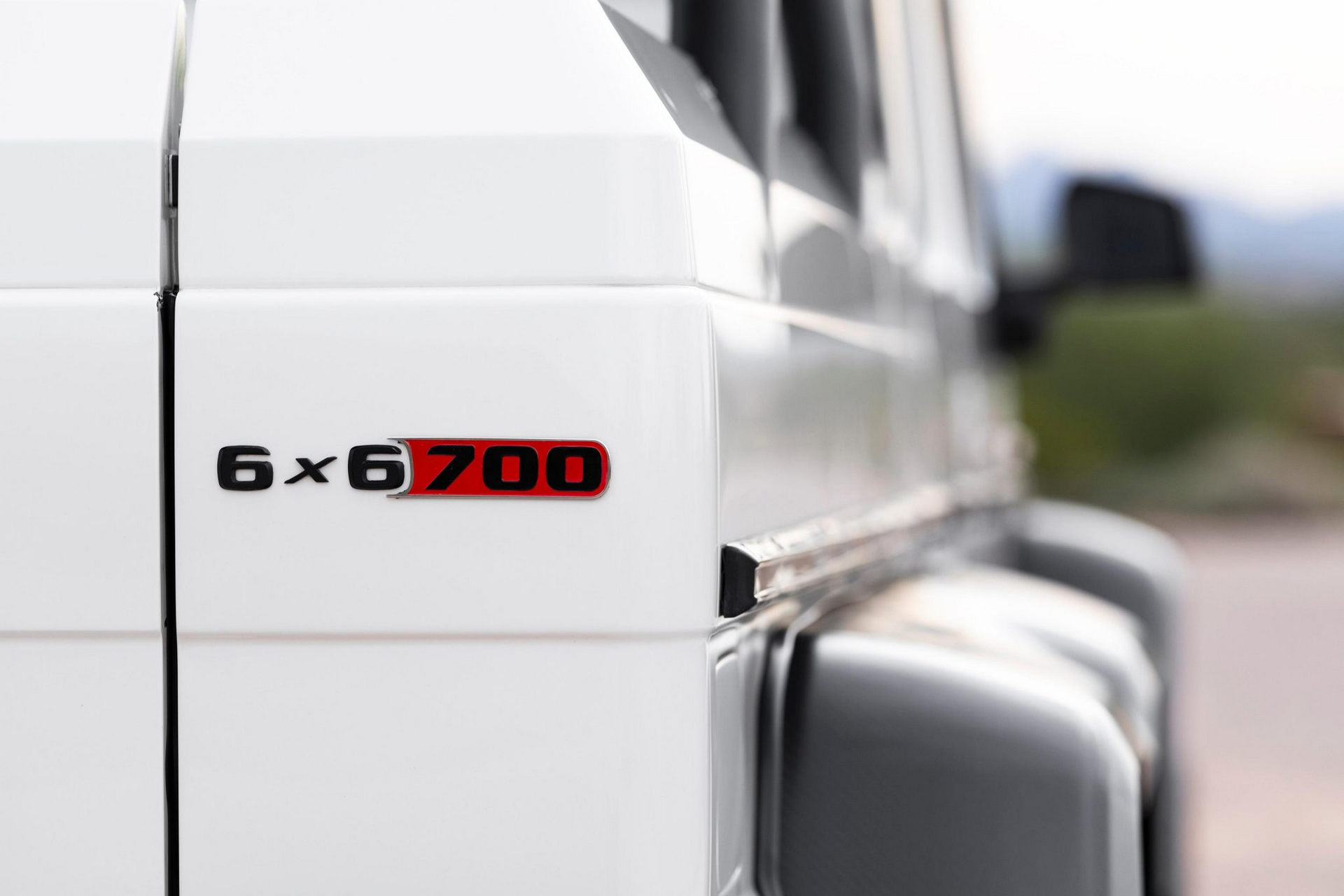 Someone Is Willing To Pay Over $1 Million For This Mercedes G63 6×6 Tuned By Brabus