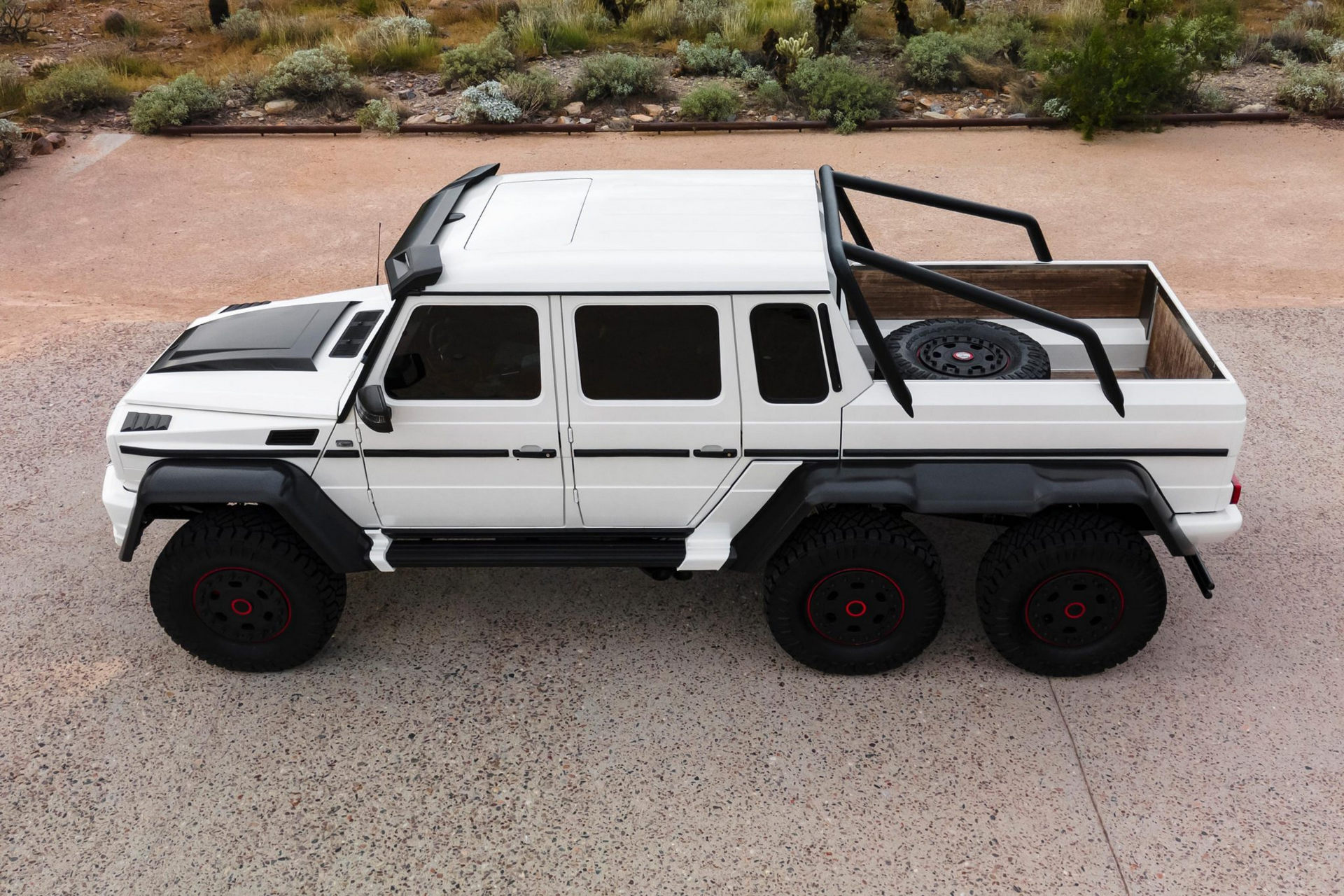 Someone Is Willing To Pay Over $1 Million For This Mercedes G63 6×6 Tuned By Brabus