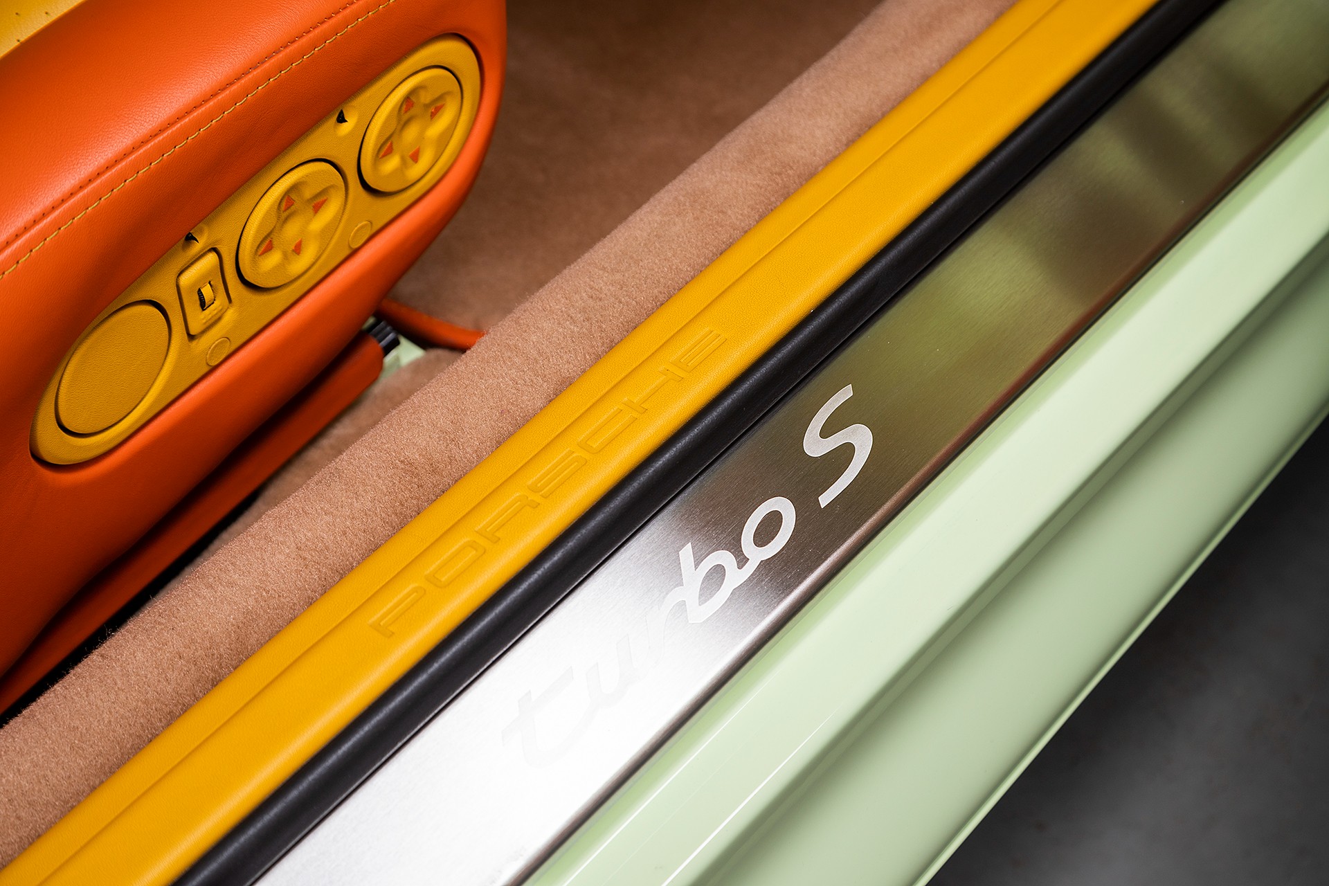 This One-Off 911 Turbo S Might Be Porsche’s Most Jaw-Dropping 993