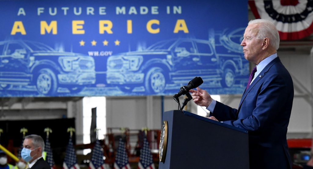  Biden To Sign Executive Order To End Federal Gasoline Vehicle Purchases And Switch To Electric Fleet By 2035