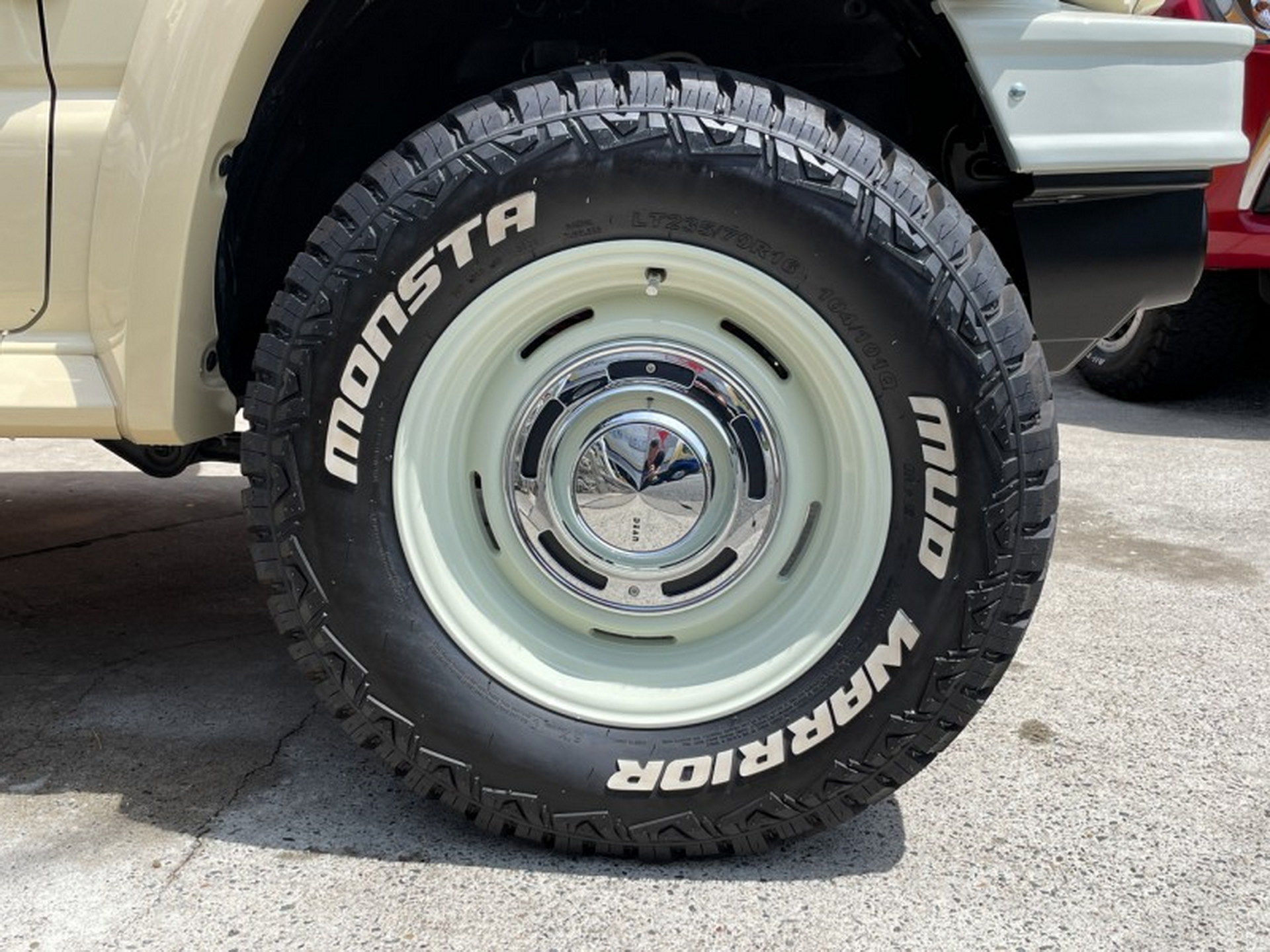 You Could Buy This Retro-Flavored Suzuki Jimny For $21K In Japan