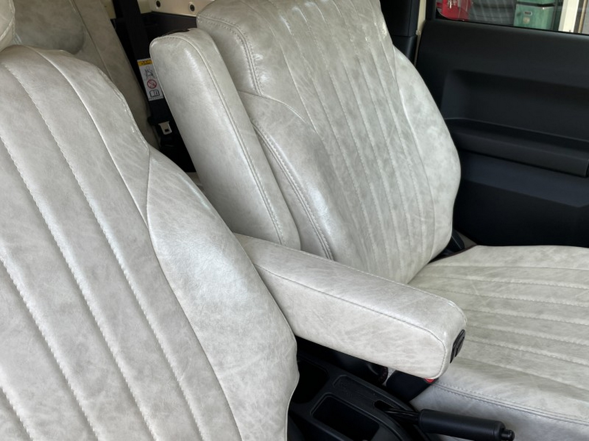 You Could Buy This Retro-Flavored Suzuki Jimny For $21K In Japan