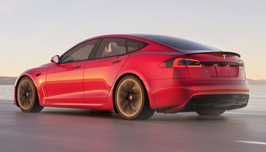  Tesla Model S Plaid Makes Going Over 160 MPH On The Autobahn Look Like Child’s Play