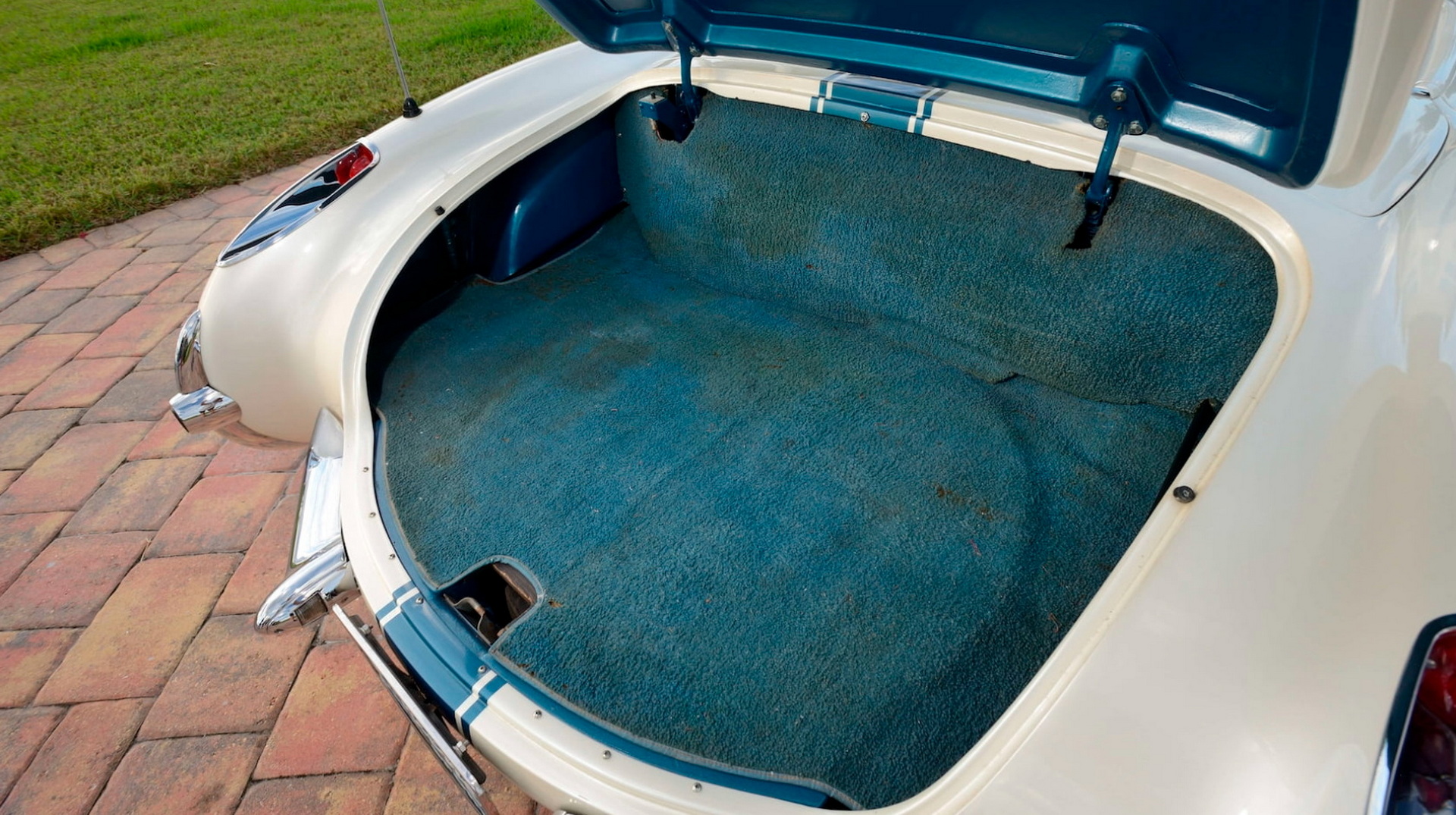 GM’s 1957 Corvette Super Sport Concept Is A $2M Show Stopper