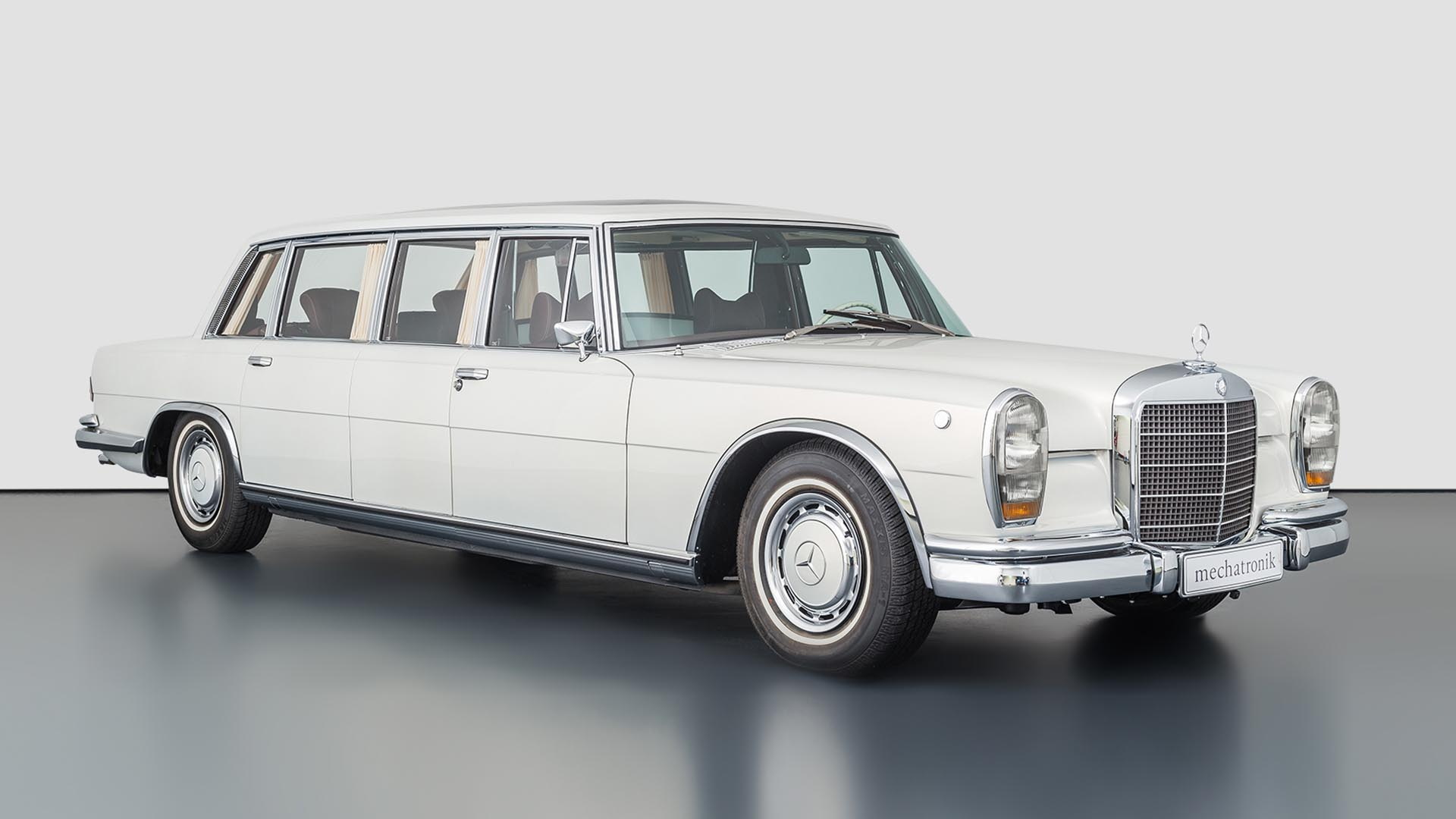 For $2.6M, Would You Get A 1975 Mercedes-Benz 600 Pullman Or A 2009 Maybach Landaulet?