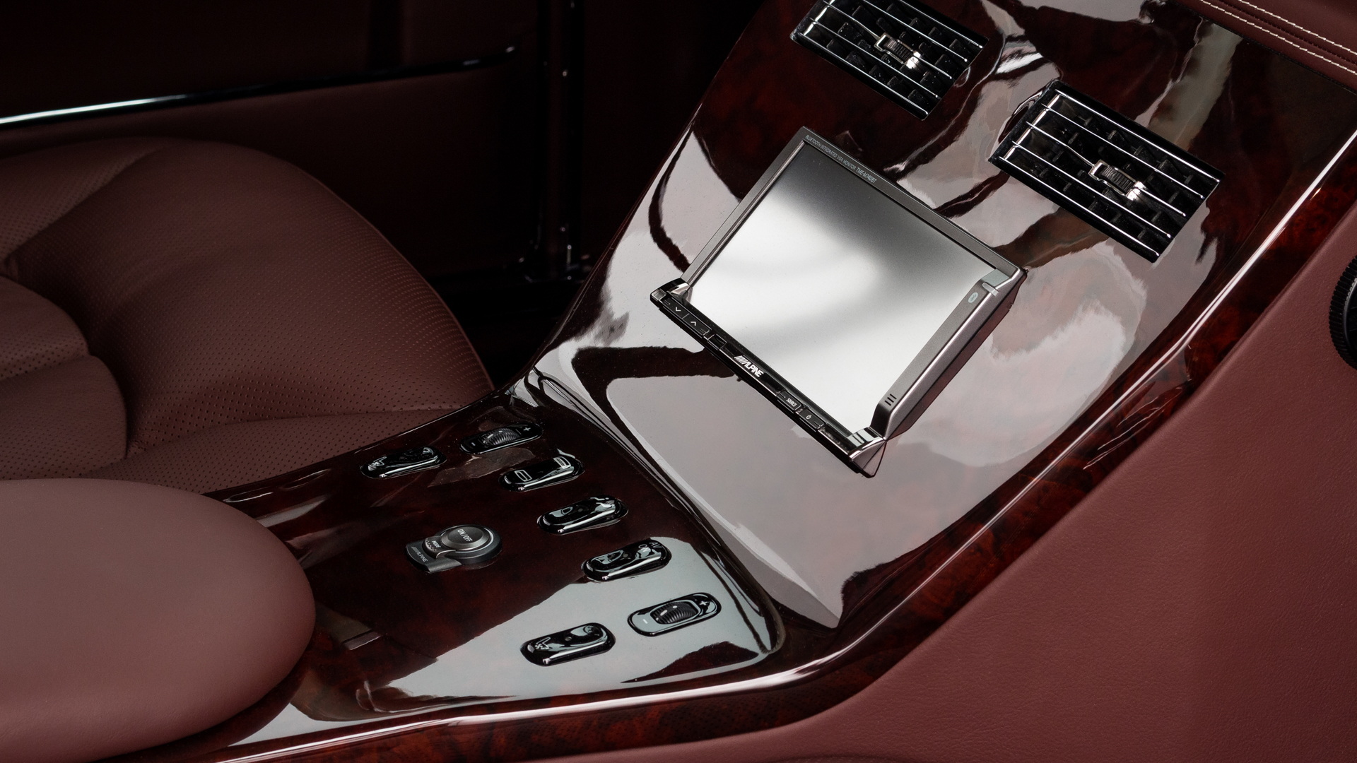 For $2.6M, Would You Get A 1975 Mercedes-Benz 600 Pullman Or A 2009 Maybach Landaulet?