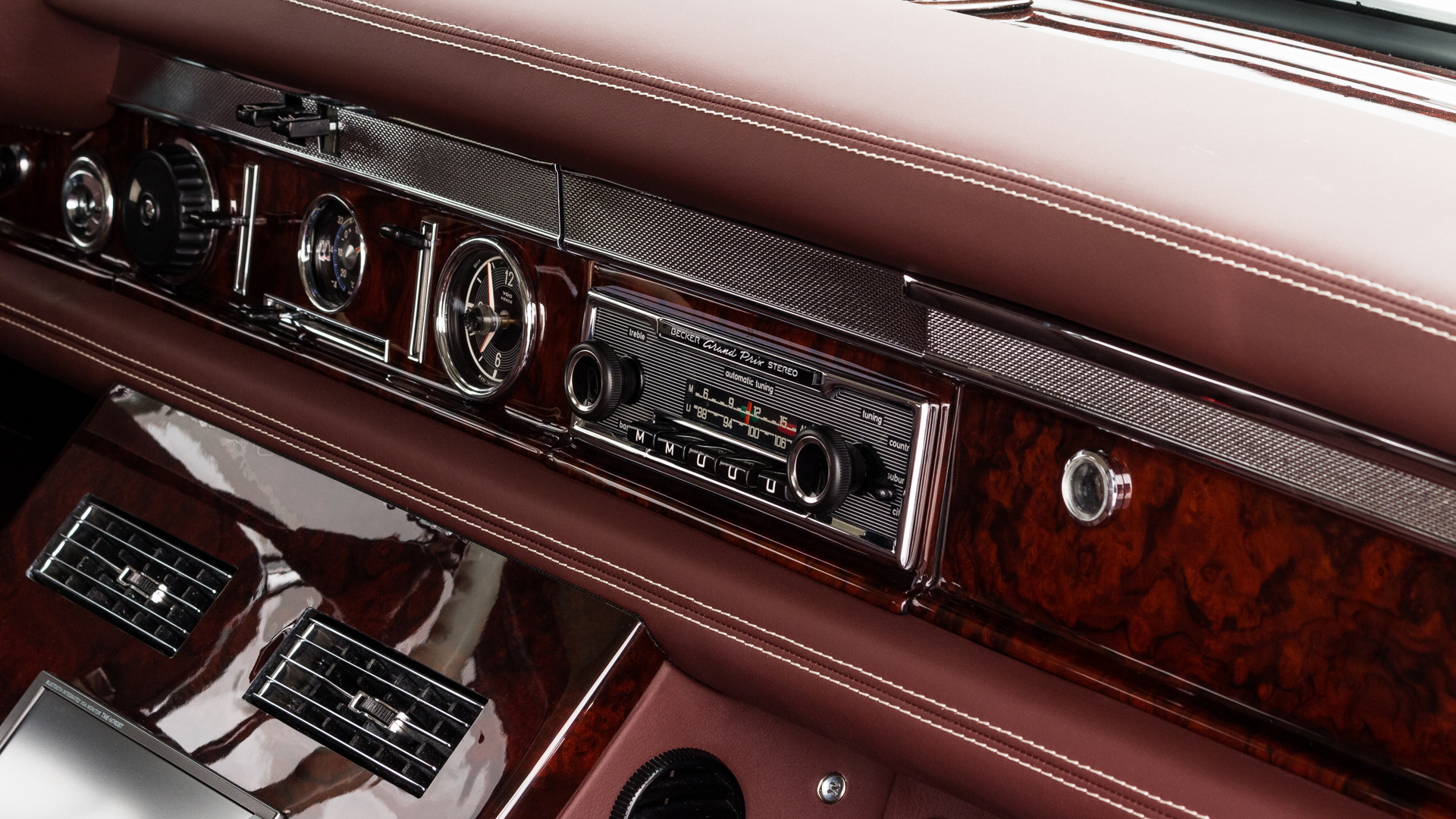 For $2.6M, Would You Get A 1975 Mercedes-Benz 600 Pullman Or A 2009 Maybach Landaulet?