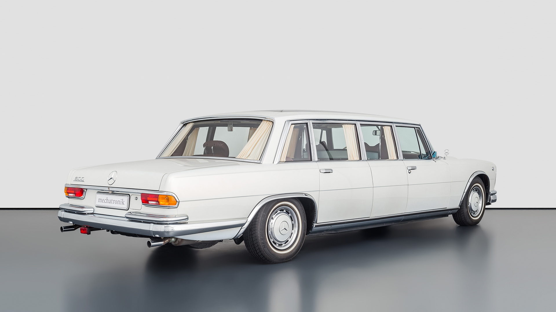 For $2.6M, Would You Get A 1975 Mercedes-Benz 600 Pullman Or A 2009 Maybach Landaulet?