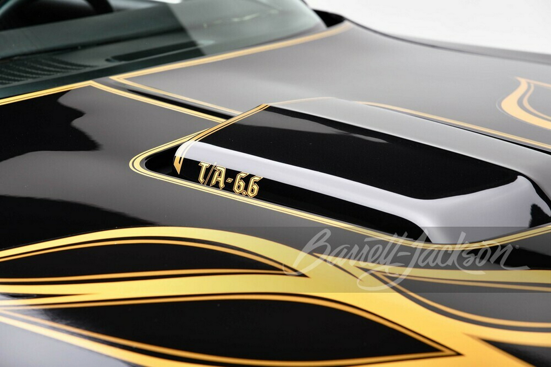 Banditry or Justice? Someone Just Paid $495k For Burt Reynolds’ 1977 Pontiac Trans Am