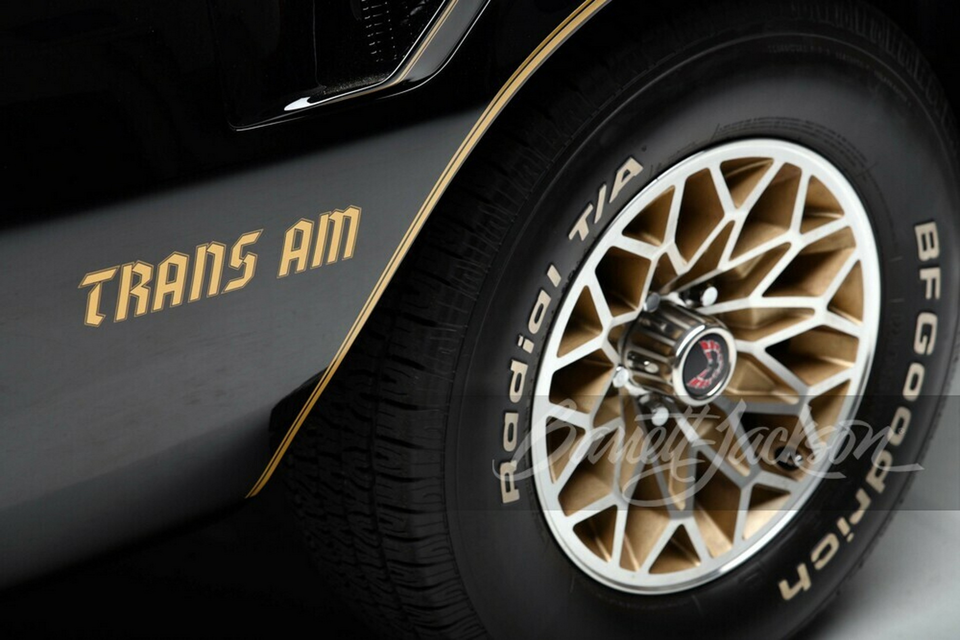 Banditry or Justice? Someone Just Paid $495k For Burt Reynolds’ 1977 Pontiac Trans Am