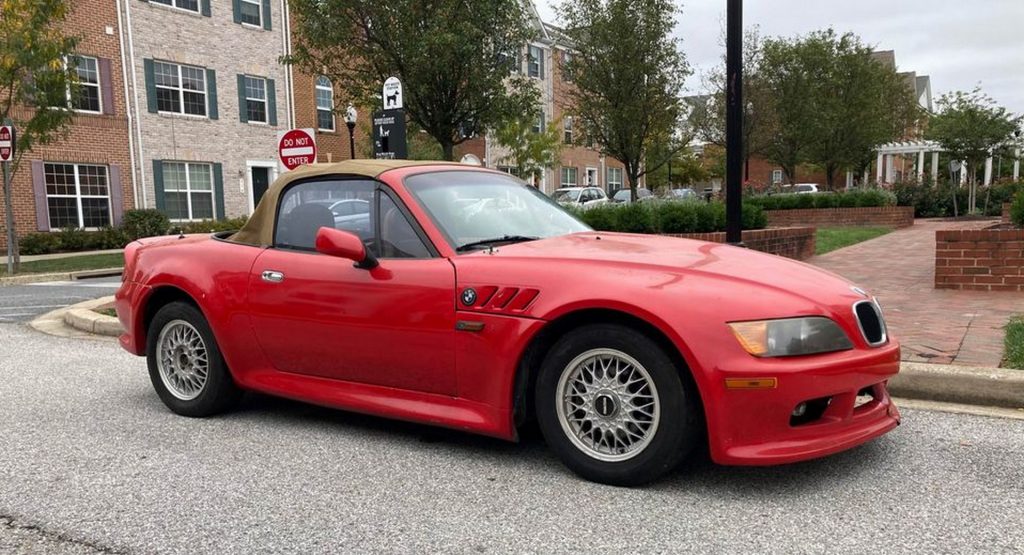  A First Gen Mazda MX-5 Does A Not-So-Convincing BMW Z3 Impersonation