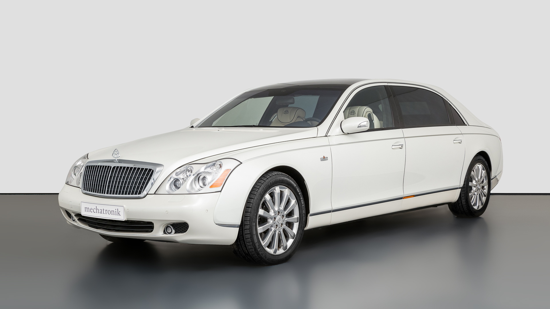 For $2.6M, Would You Get A 1975 Mercedes-Benz 600 Pullman Or A 2009 Maybach Landaulet?