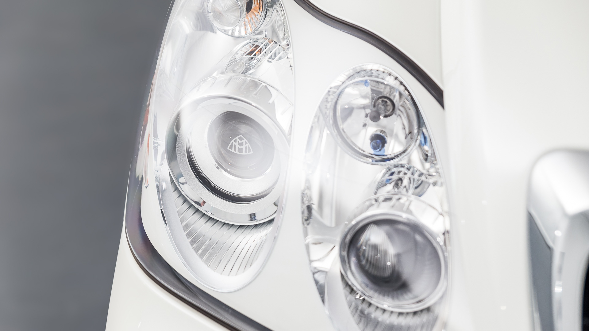 For $2.6M, Would You Get A 1975 Mercedes-Benz 600 Pullman Or A 2009 Maybach Landaulet?