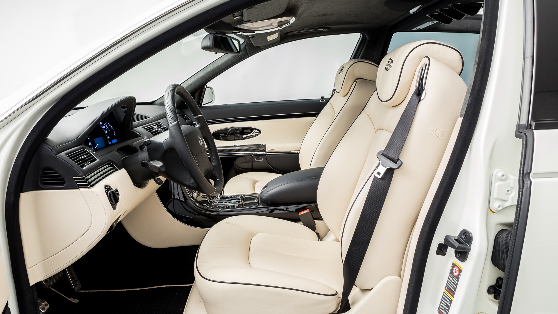 For $2.6M, Would You Get A 1975 Mercedes-Benz 600 Pullman Or A 2009 Maybach Landaulet?