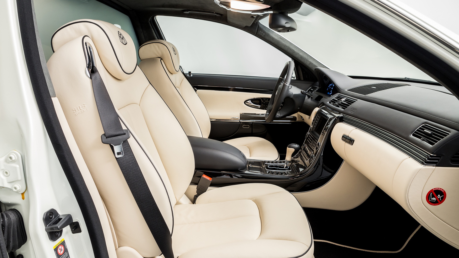 For $2.6M, Would You Get A 1975 Mercedes-Benz 600 Pullman Or A 2009 Maybach Landaulet?